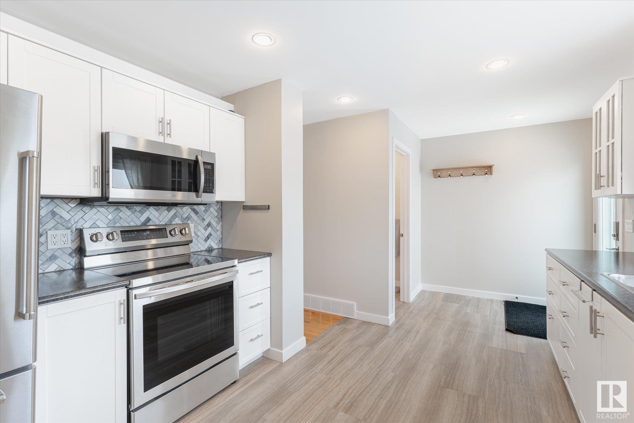      5512 20A AV NW , Edmonton,  ,T6L 4V2 ;  Listing Number: MLS E4420621
