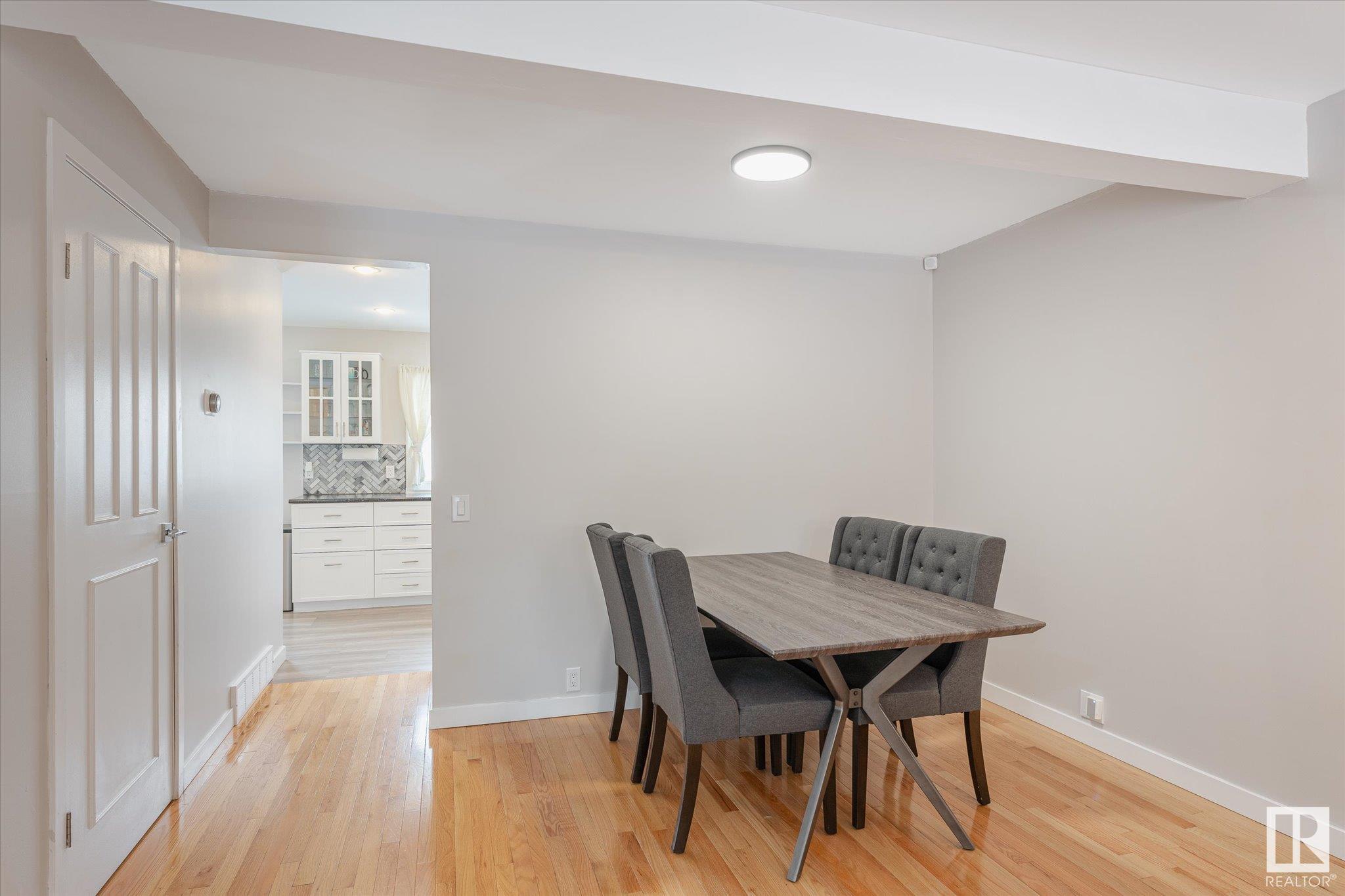      5512 20A AV NW , Edmonton,  ,T6L 4V2 ;  Listing Number: MLS E4420621