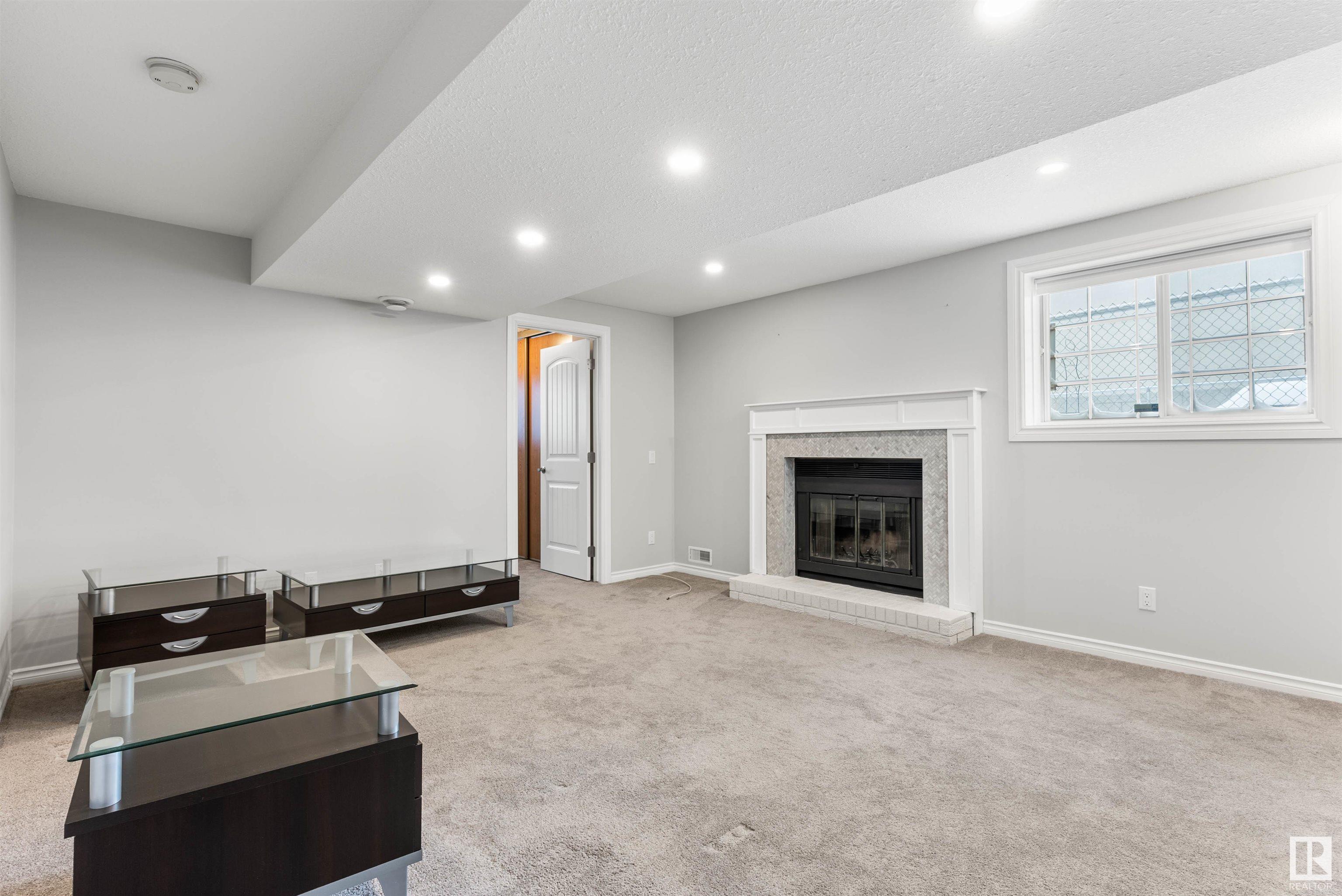      8330 158 AV NW , Edmonton,  ,T5Z 2P1 ;  Listing Number: MLS E4420624
