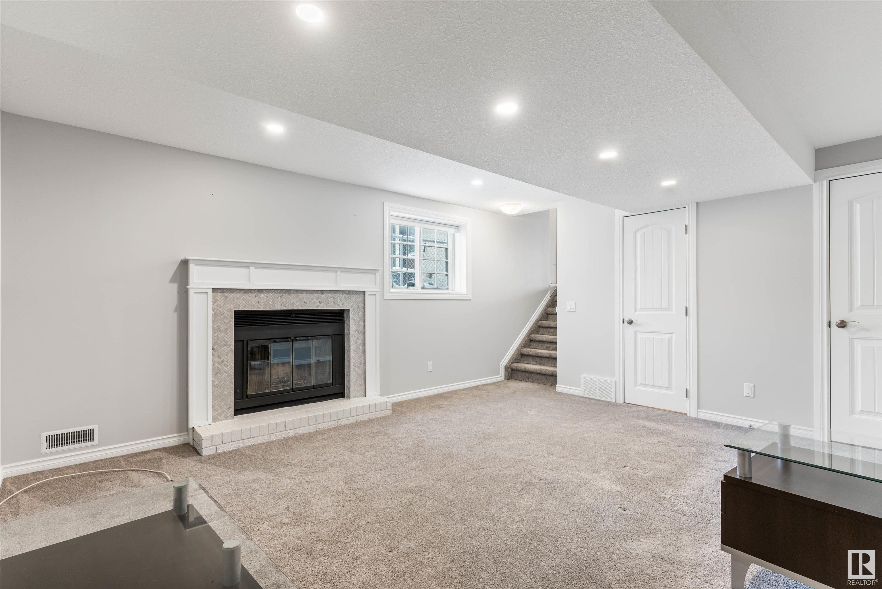      8330 158 AV NW , Edmonton,  ,T5Z 2P1 ;  Listing Number: MLS E4420624