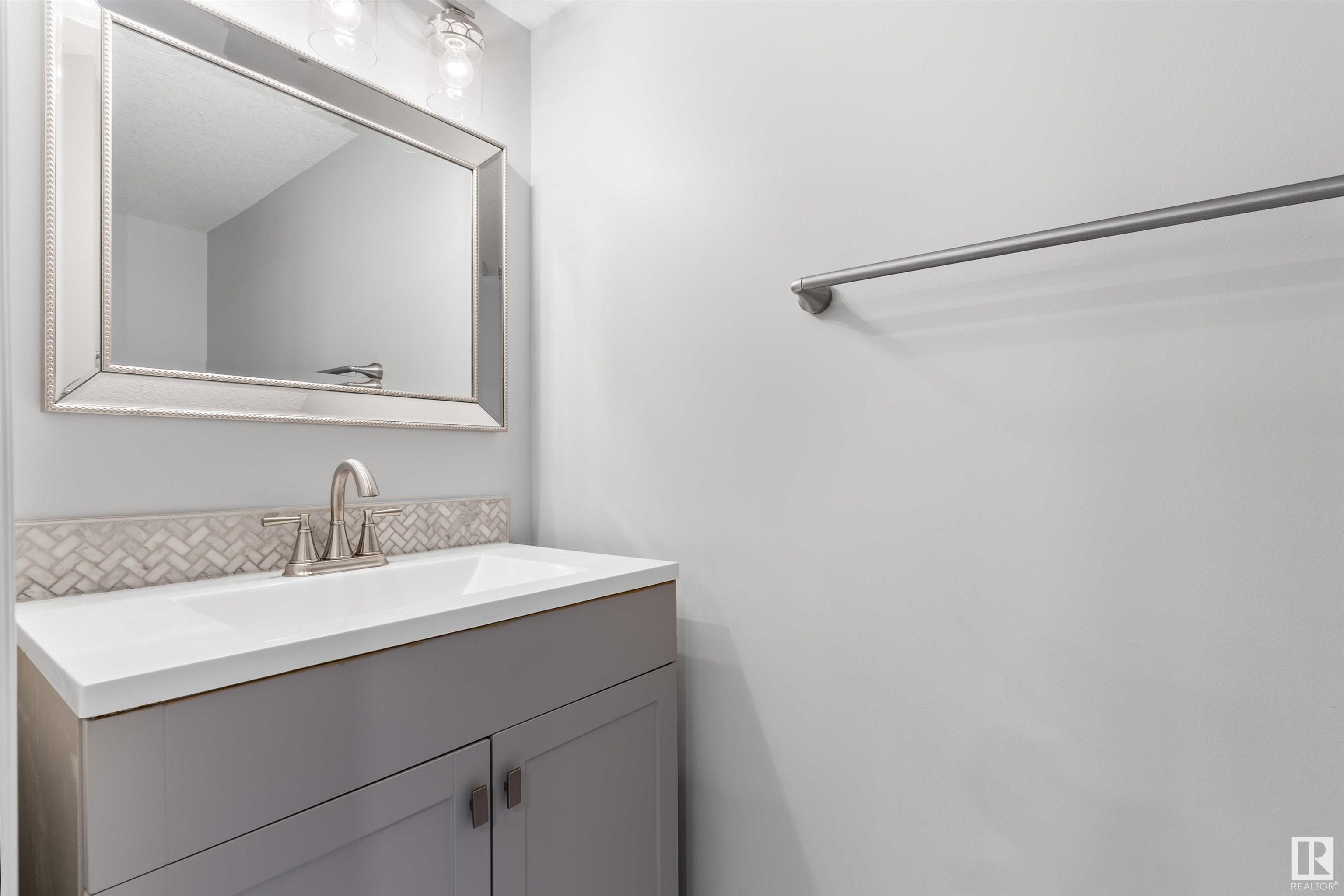      8330 158 AV NW , Edmonton,  ,T5Z 2P1 ;  Listing Number: MLS E4420624