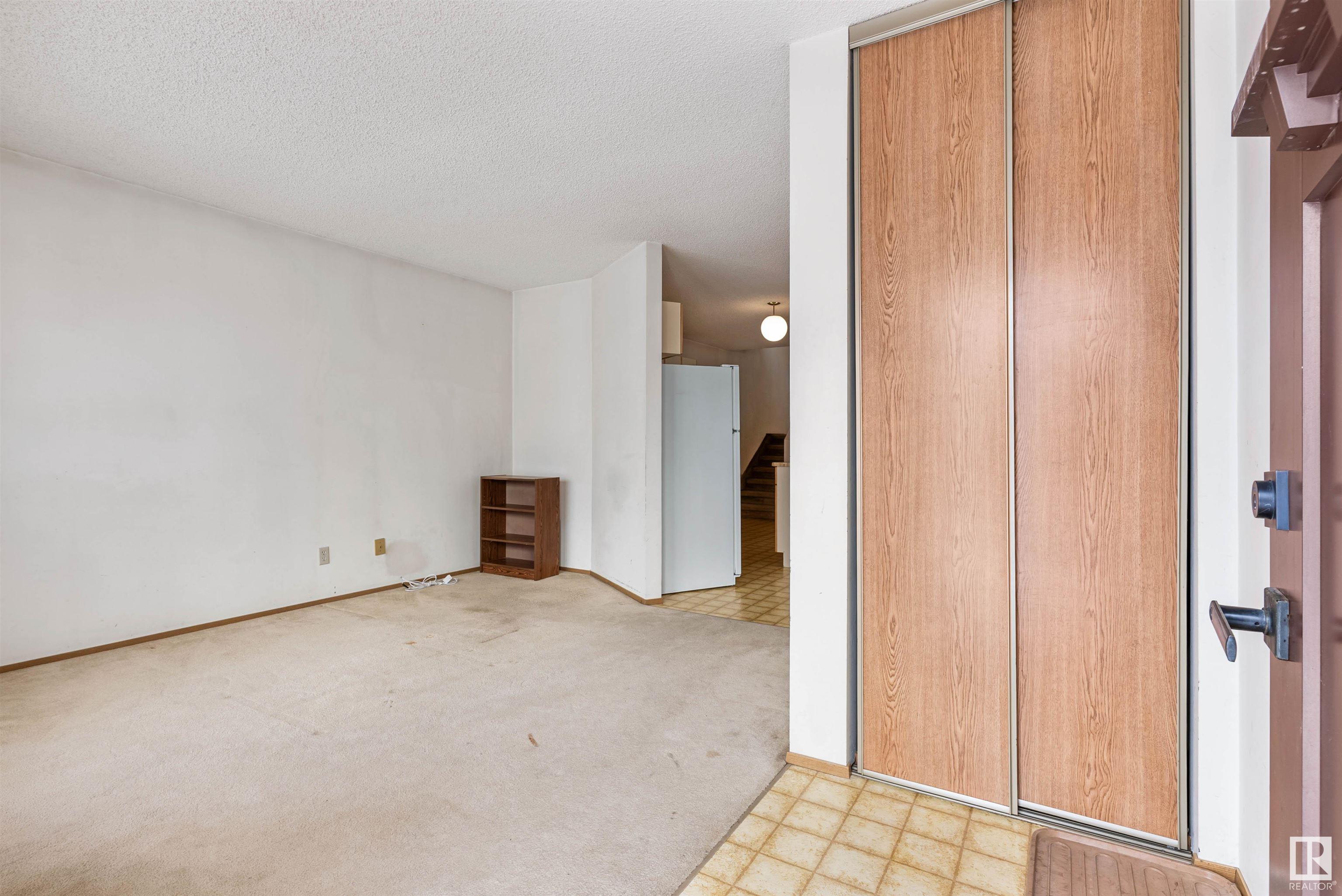      8330 158 AV NW , Edmonton,  ,T5Z 2P1 ;  Listing Number: MLS E4420624