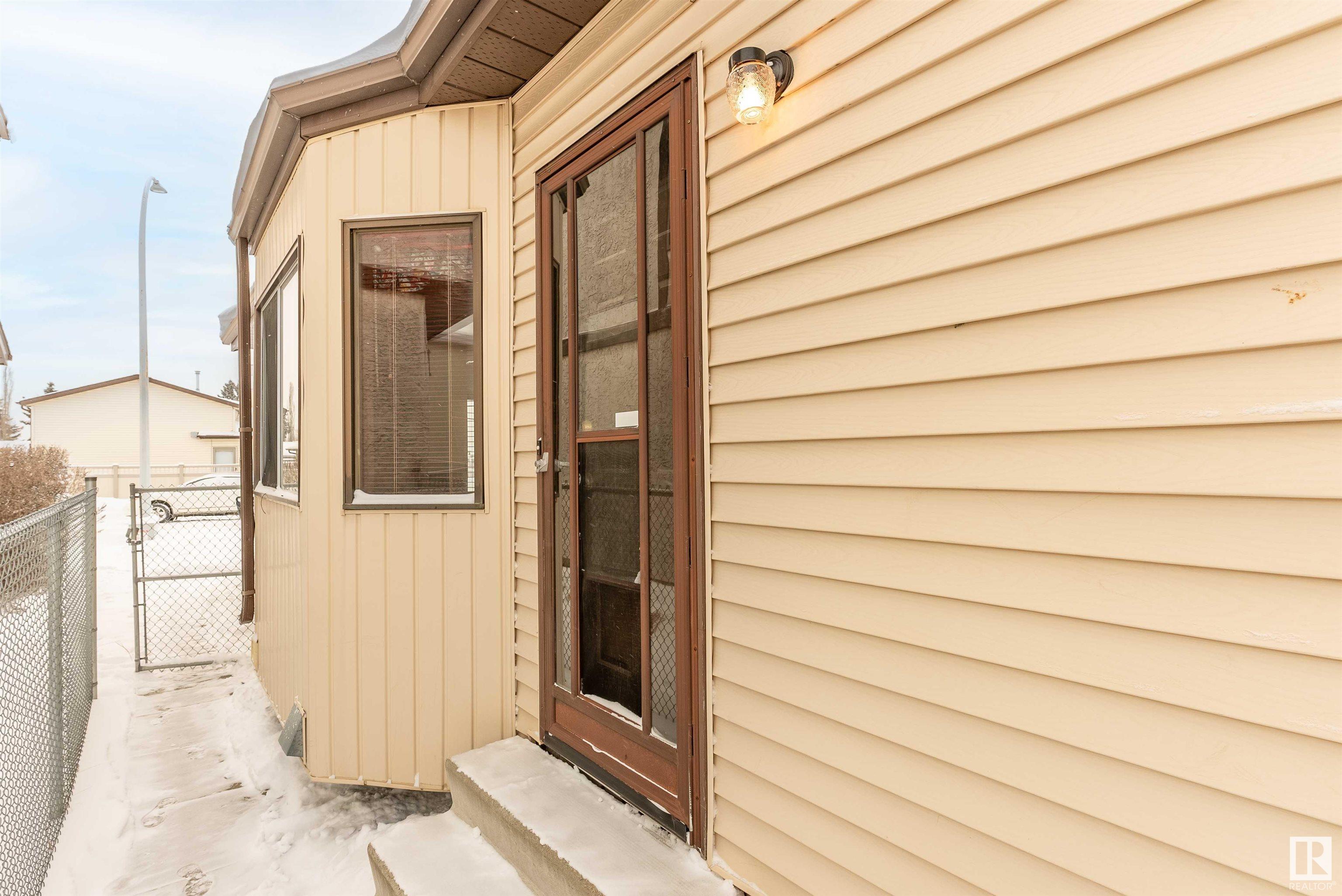      8330 158 AV NW , Edmonton,  ,T5Z 2P1 ;  Listing Number: MLS E4420624