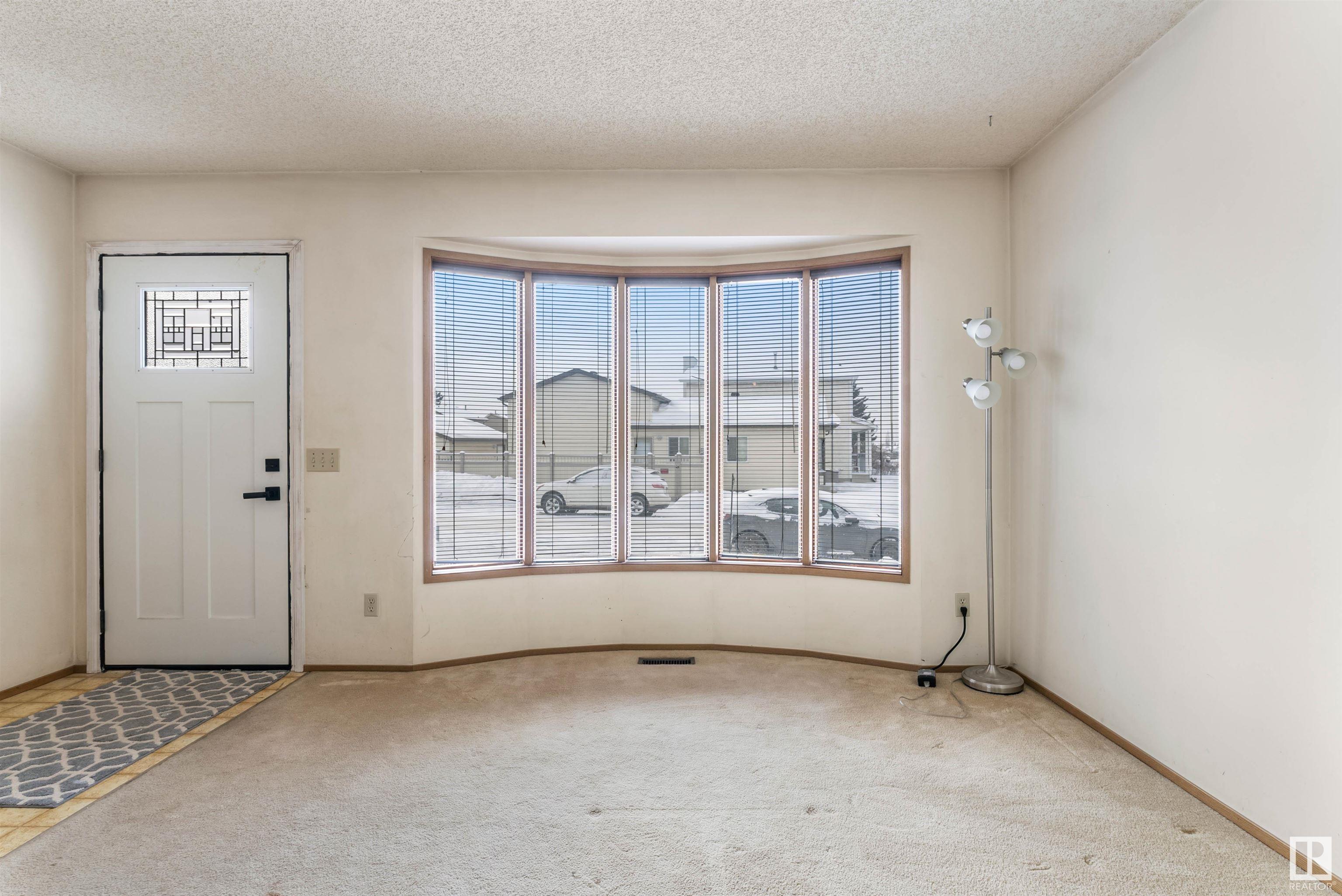      8330 158 AV NW , Edmonton,  ,T5Z 2P1 ;  Listing Number: MLS E4420624