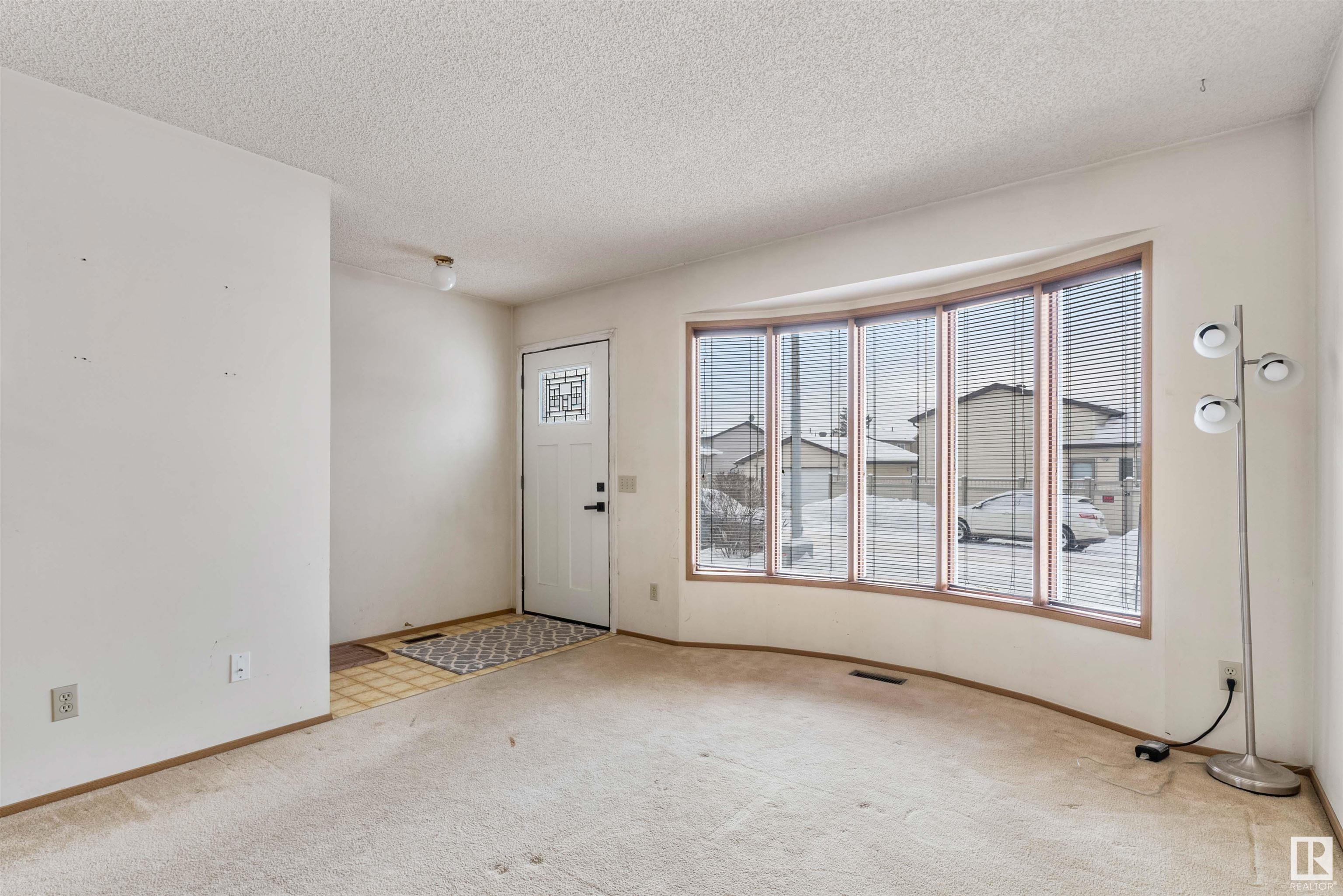      8330 158 AV NW , Edmonton,  ,T5Z 2P1 ;  Listing Number: MLS E4420624