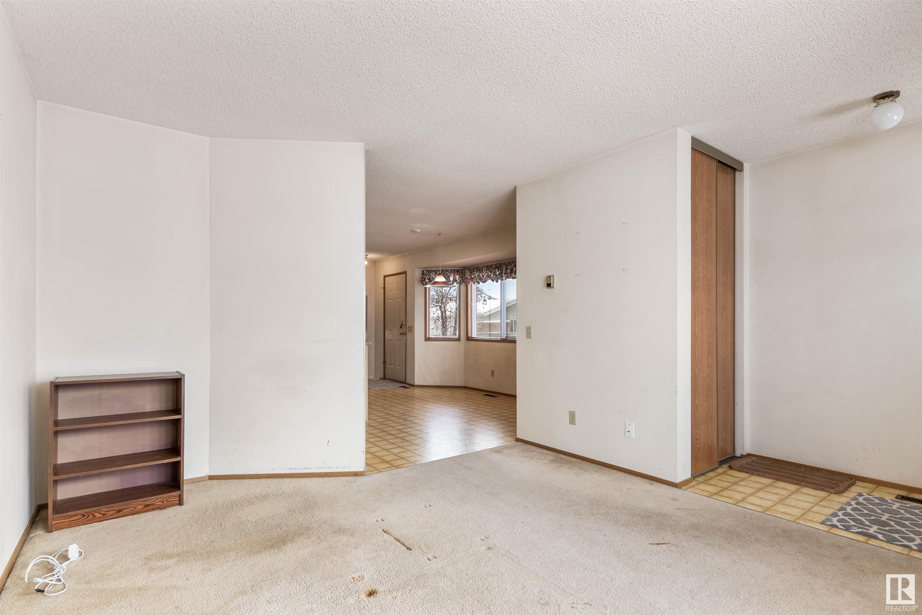      8330 158 AV NW , Edmonton,  ,T5Z 2P1 ;  Listing Number: MLS E4420624