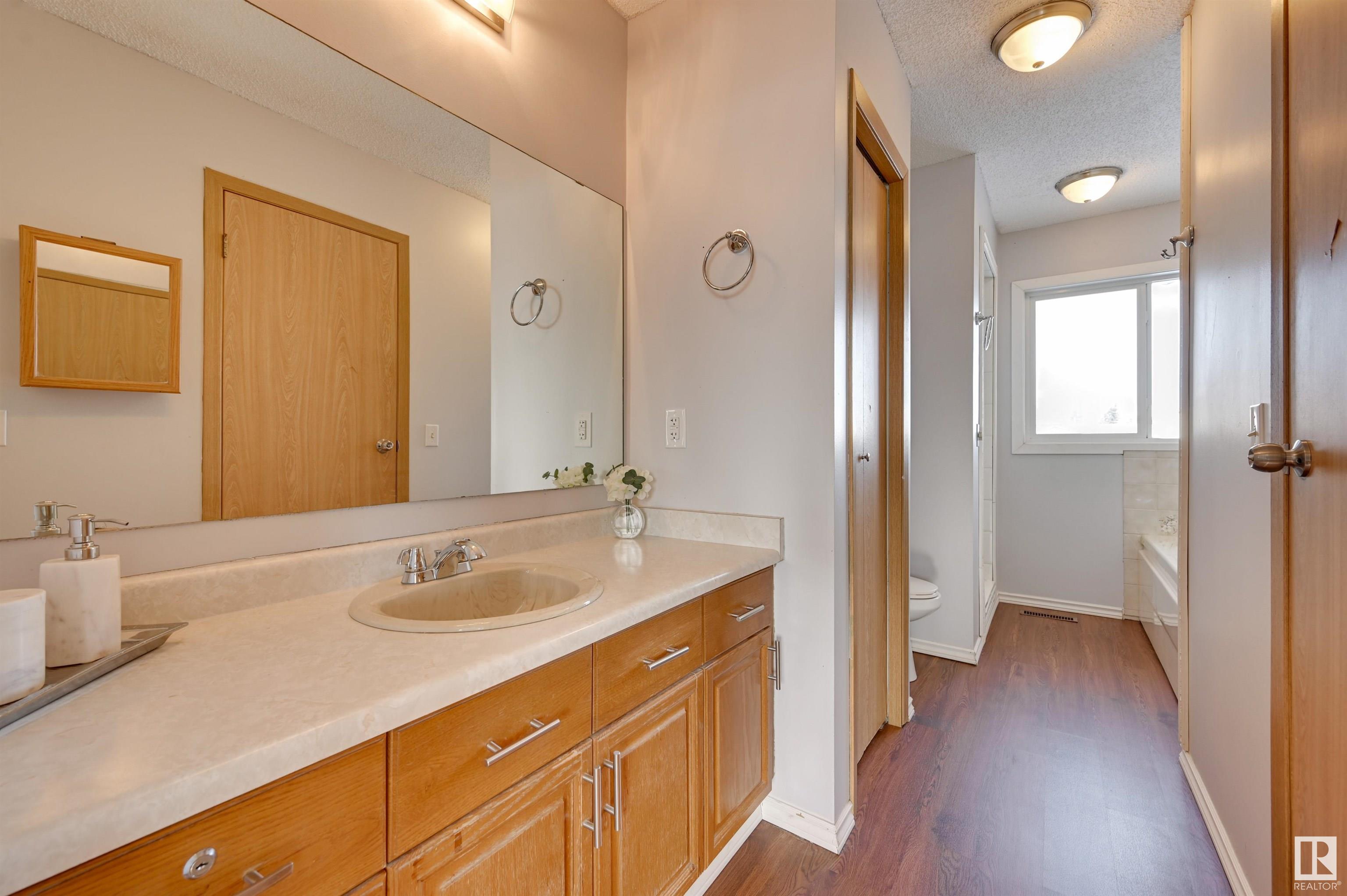      6911 152B AV NW , Edmonton,  ,T5C 3N9 ;  Listing Number: MLS E4420631