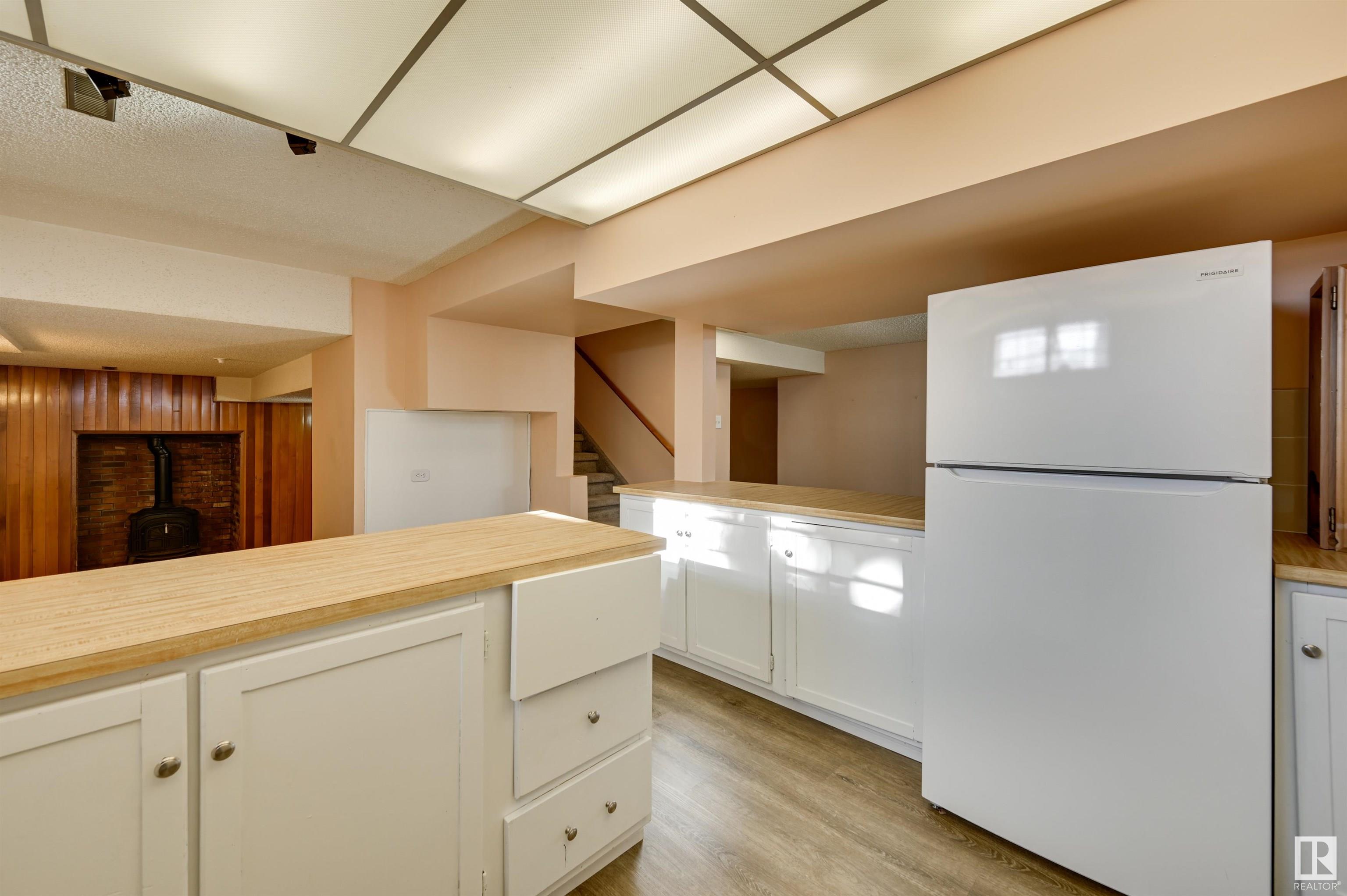      6911 152B AV NW , Edmonton,  ,T5C 3N9 ;  Listing Number: MLS E4420631