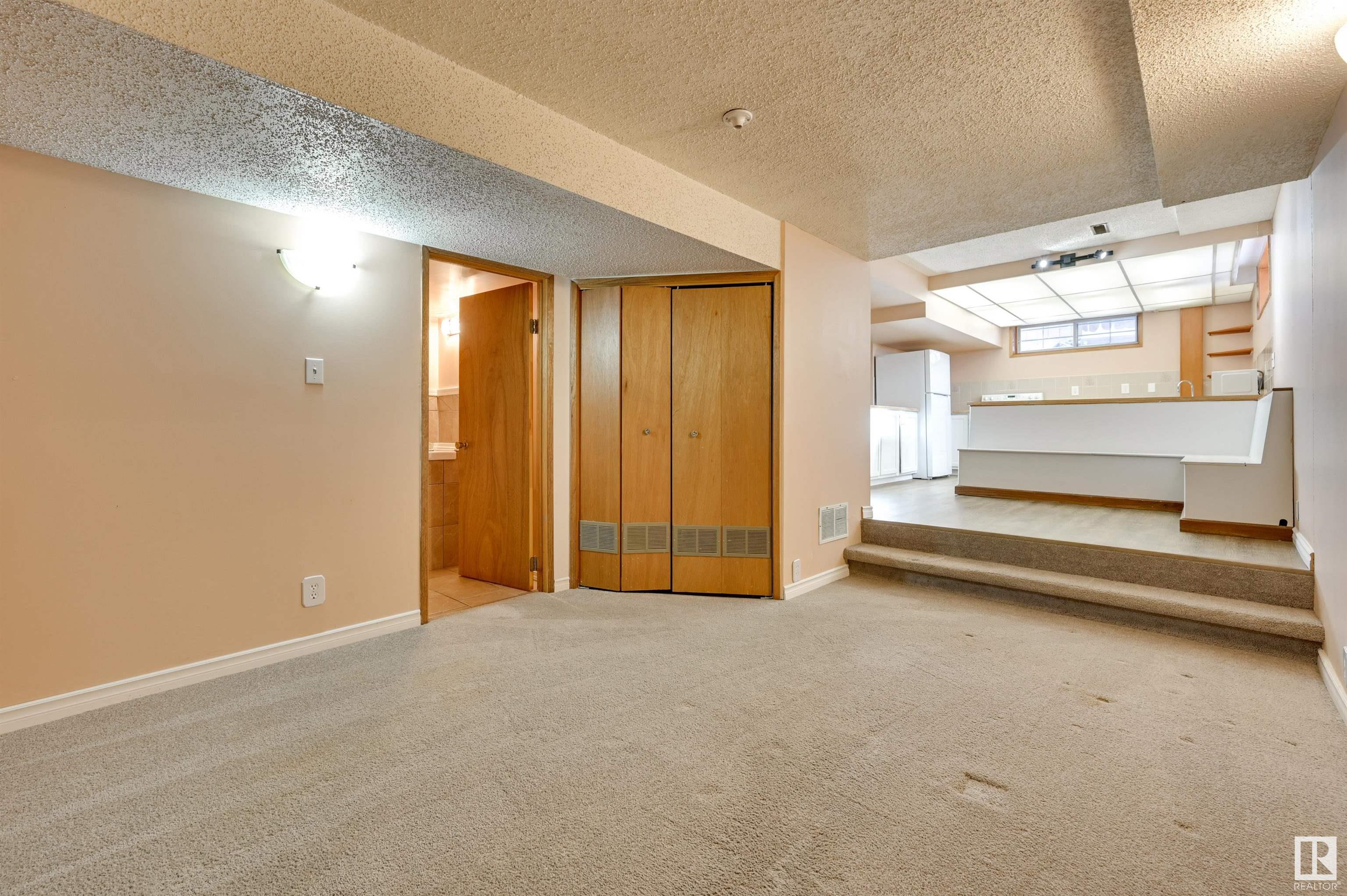      6911 152B AV NW , Edmonton,  ,T5C 3N9 ;  Listing Number: MLS E4420631