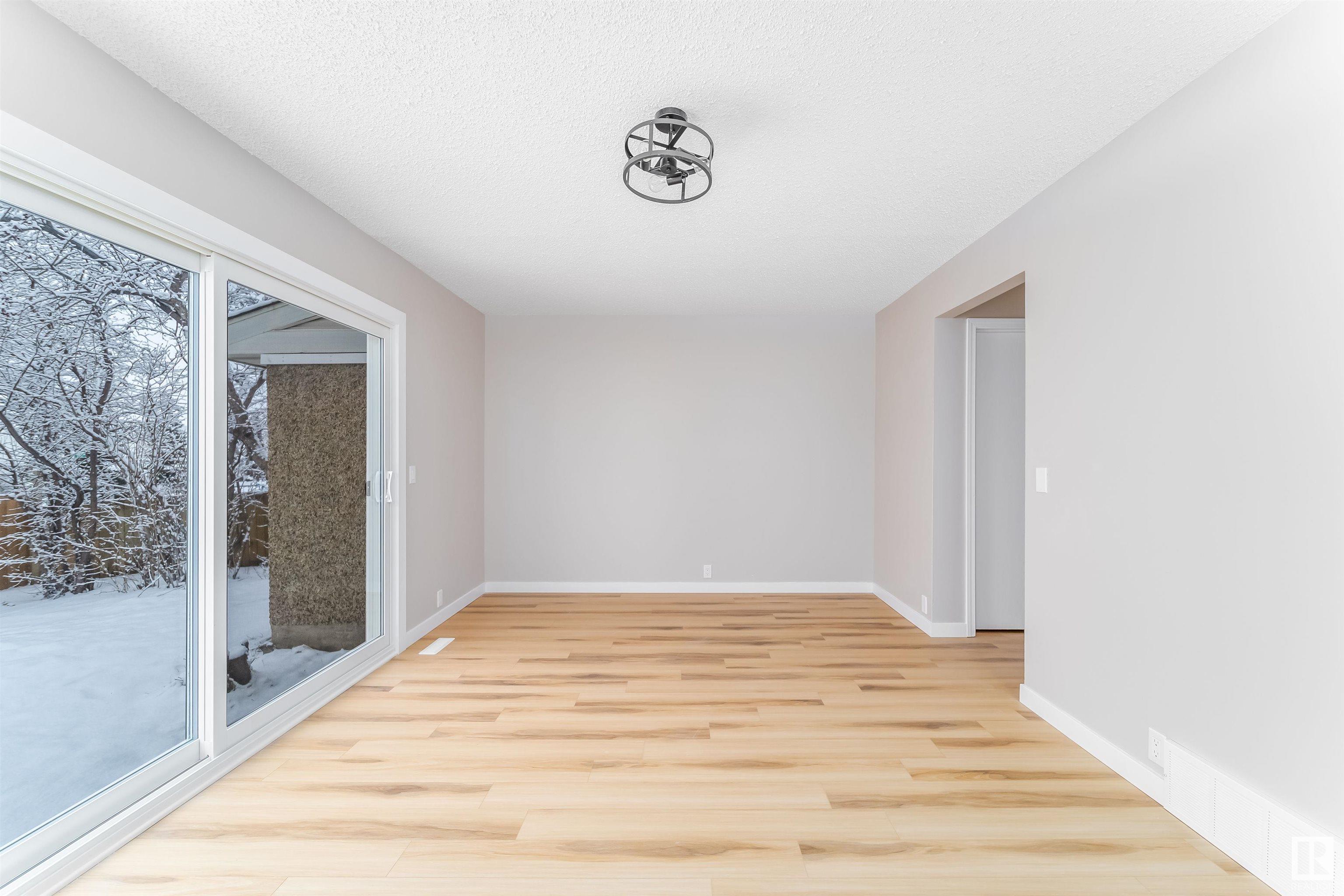      3837 85 ST NW , Edmonton,  ,T6K 2L5 ;  Listing Number: MLS E4420641