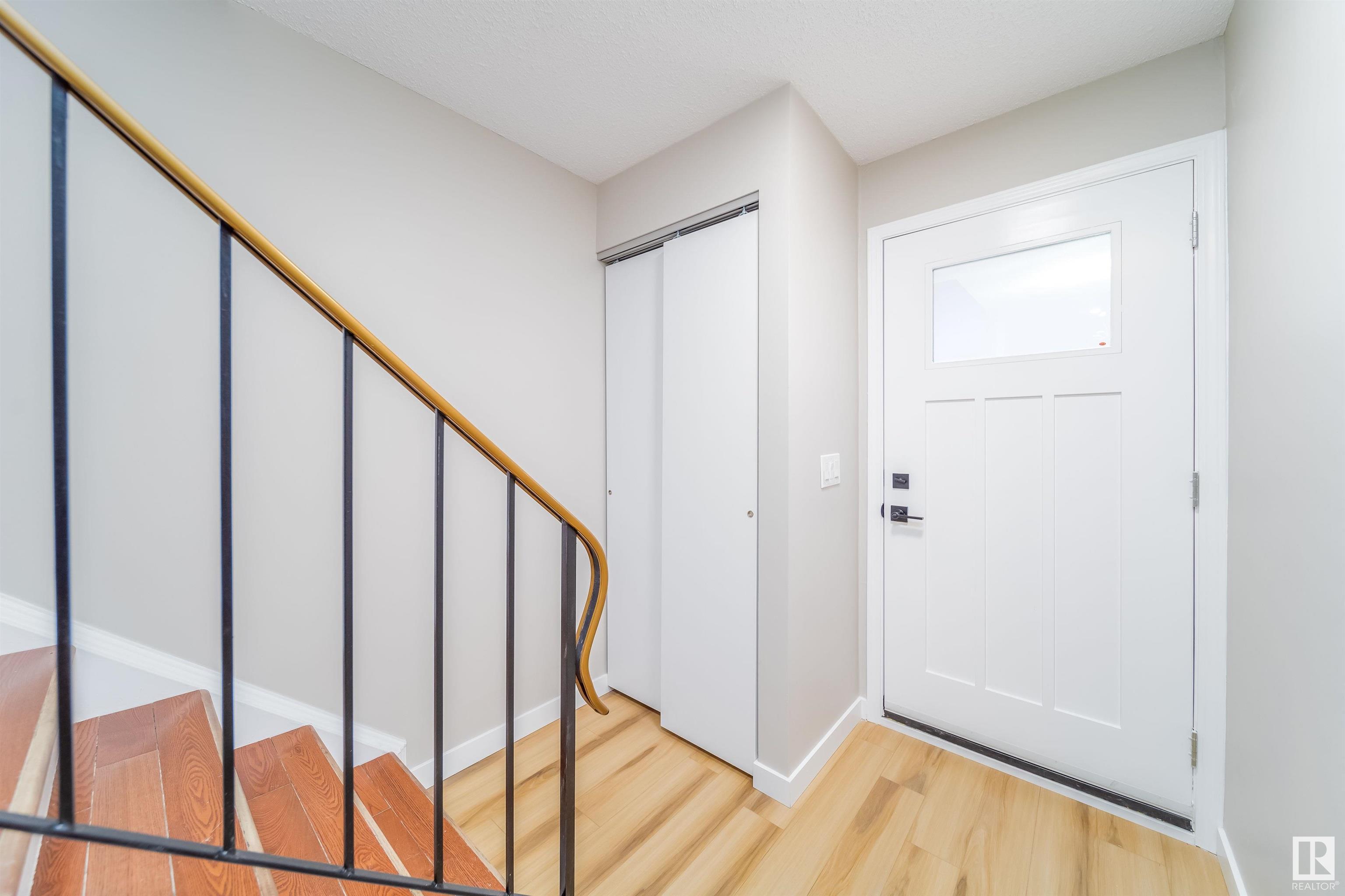      3837 85 ST NW , Edmonton,  ,T6K 2L5 ;  Listing Number: MLS E4420641