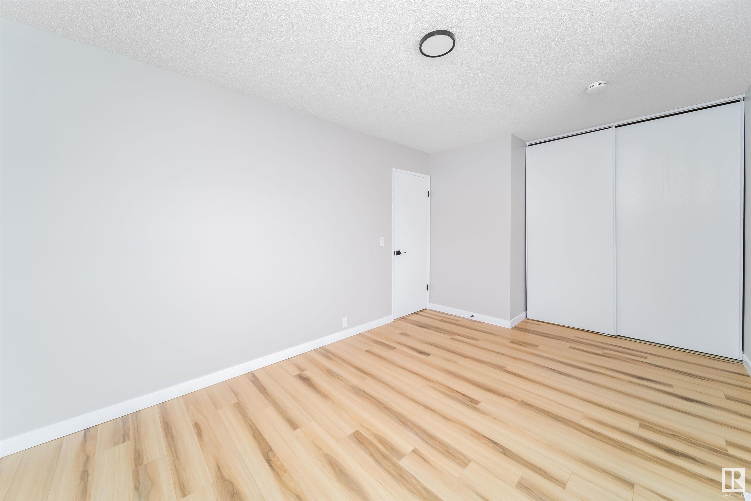      3837 85 ST NW , Edmonton,  ,T6K 2L5 ;  Listing Number: MLS E4420641