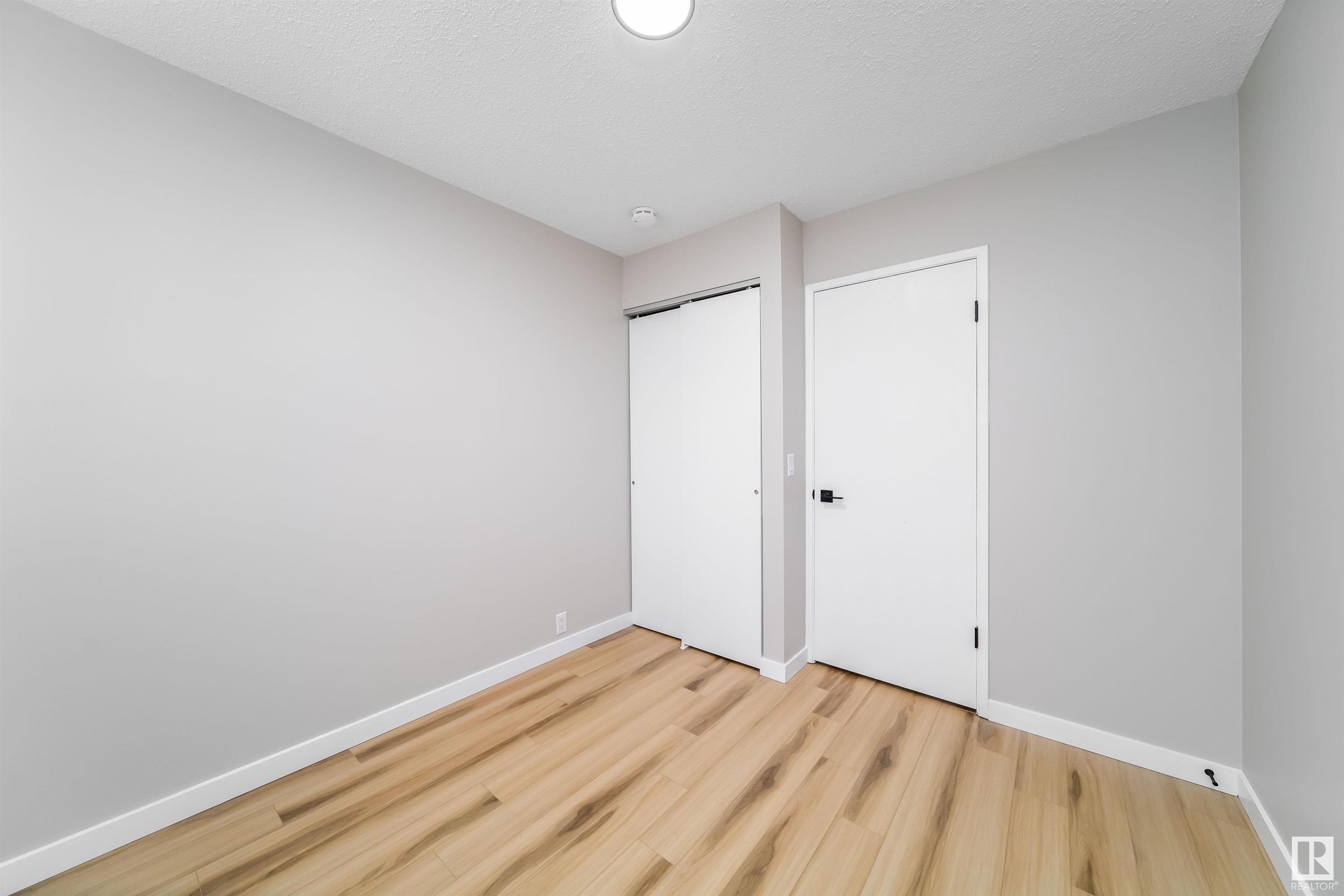      3837 85 ST NW , Edmonton,  ,T6K 2L5 ;  Listing Number: MLS E4420641