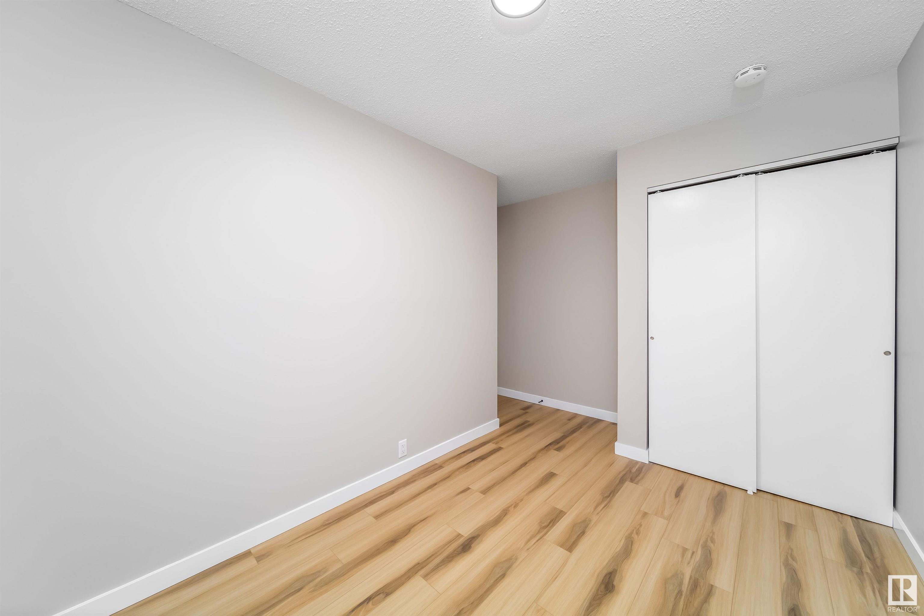      3837 85 ST NW , Edmonton,  ,T6K 2L5 ;  Listing Number: MLS E4420641