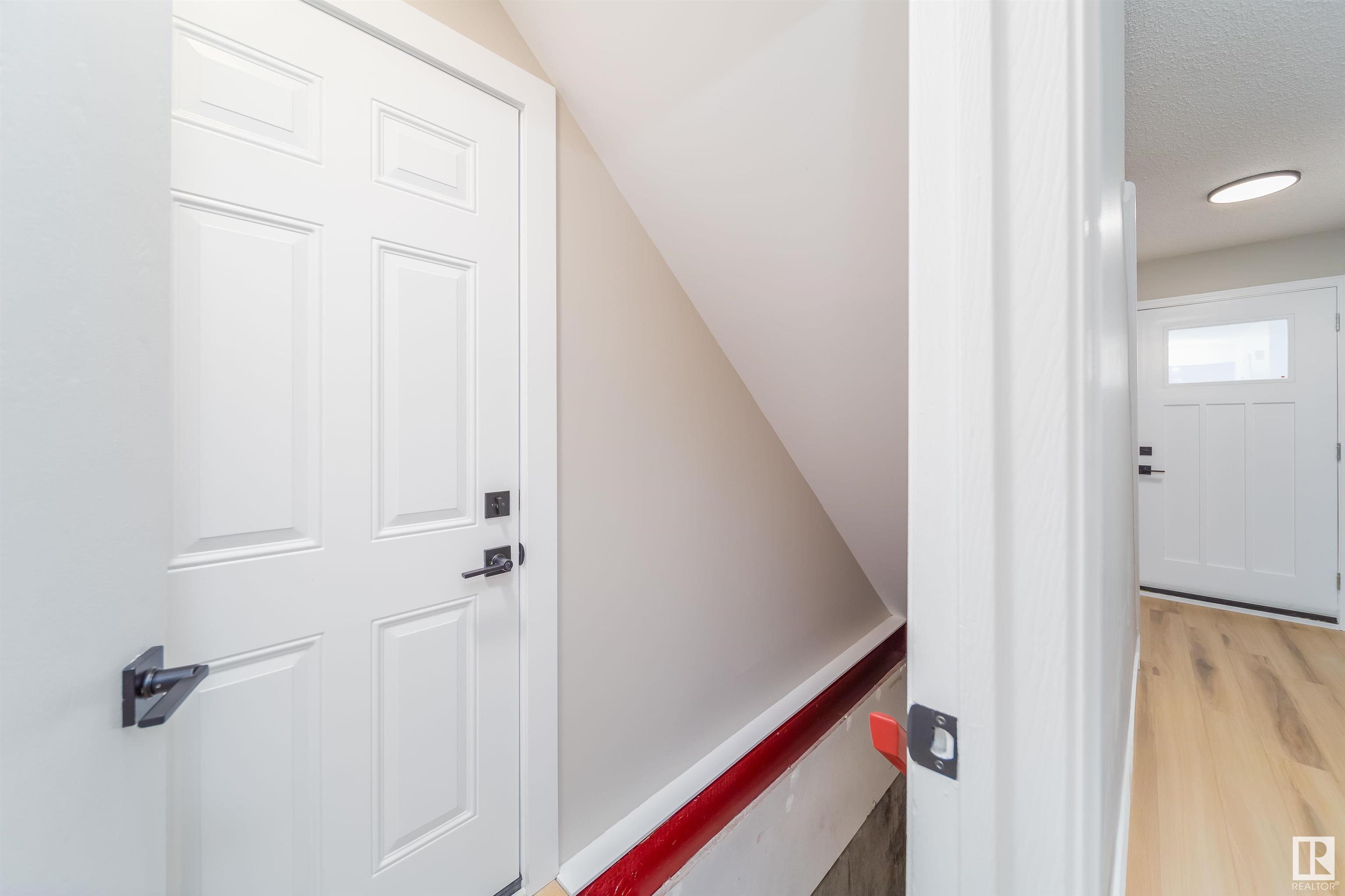      3837 85 ST NW , Edmonton,  ,T6K 2L5 ;  Listing Number: MLS E4420641