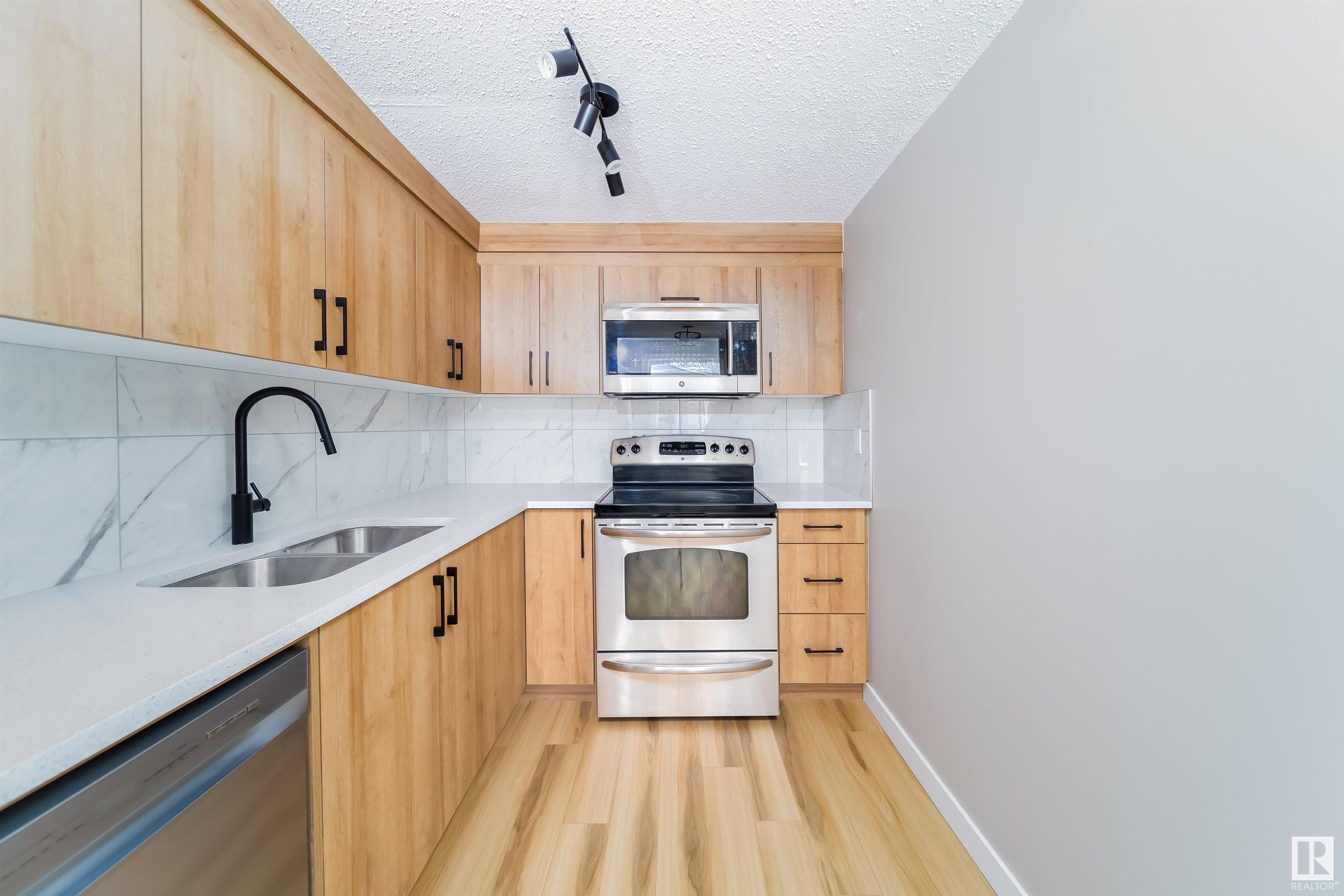      3837 85 ST NW , Edmonton,  ,T6K 2L5 ;  Listing Number: MLS E4420641