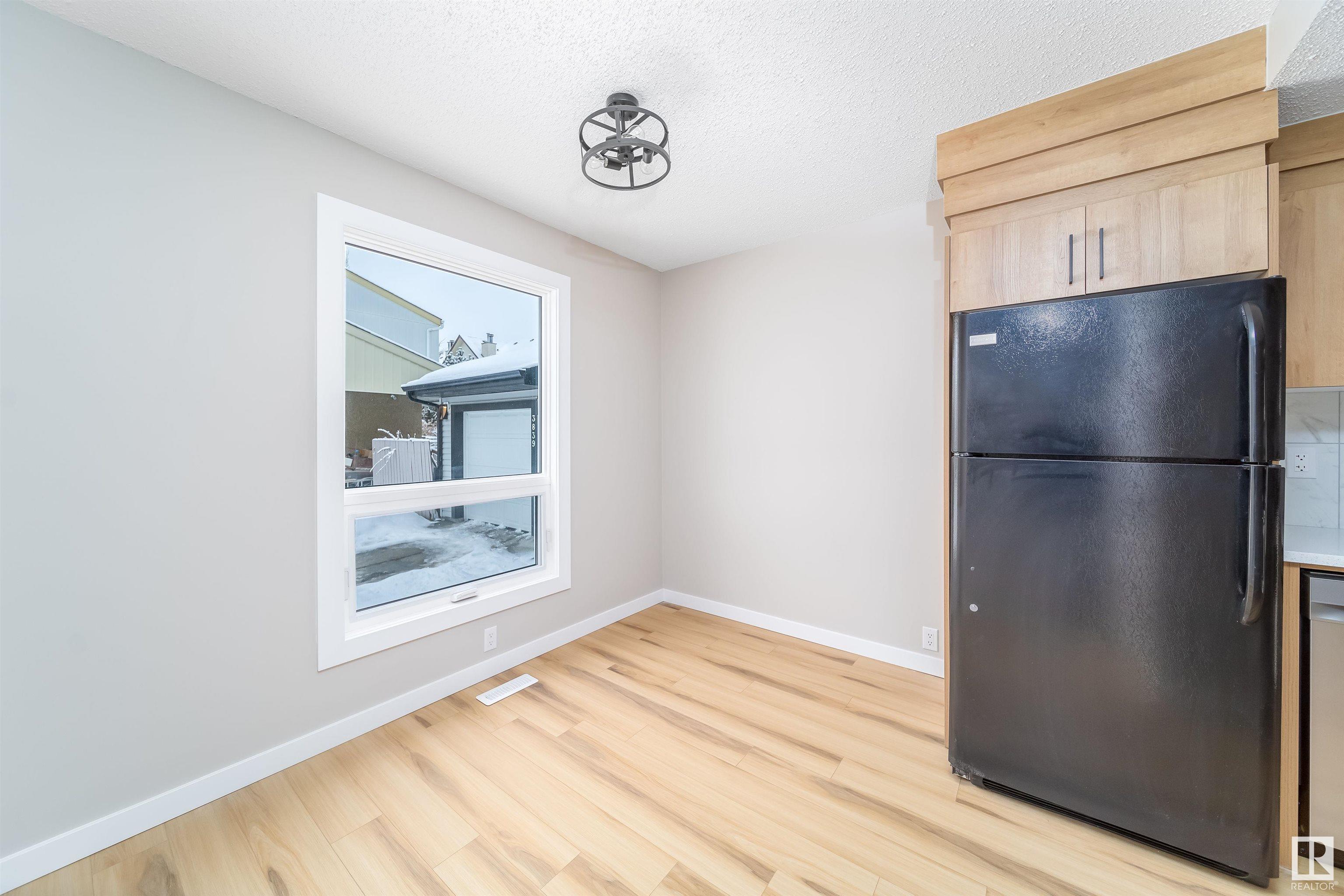      3837 85 ST NW , Edmonton,  ,T6K 2L5 ;  Listing Number: MLS E4420641