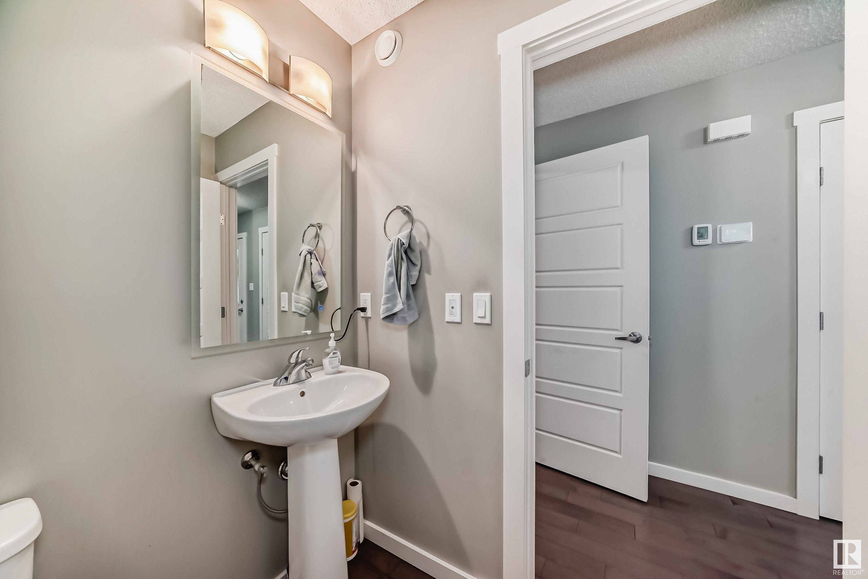      827 35 AV NW , Edmonton,  ,T6T 1A3 ;  Listing Number: MLS E4420642