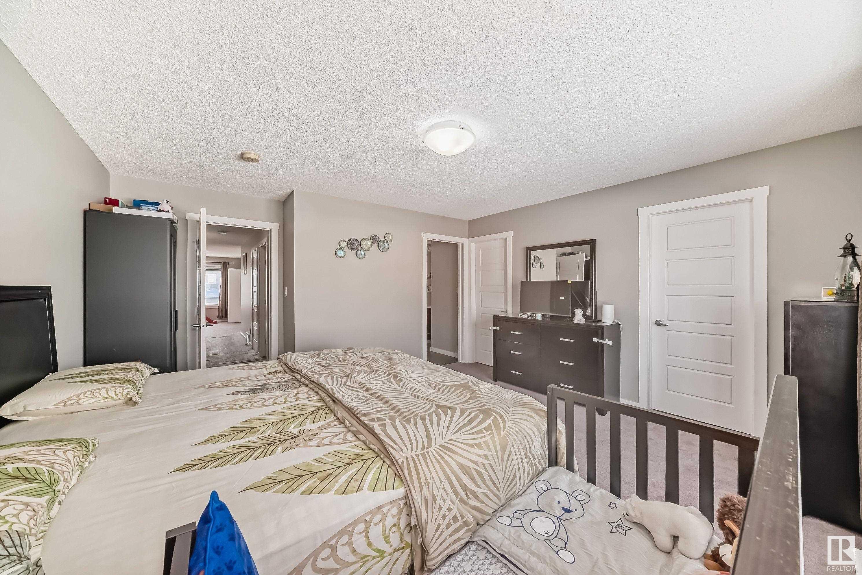      827 35 AV NW , Edmonton,  ,T6T 1A3 ;  Listing Number: MLS E4420642