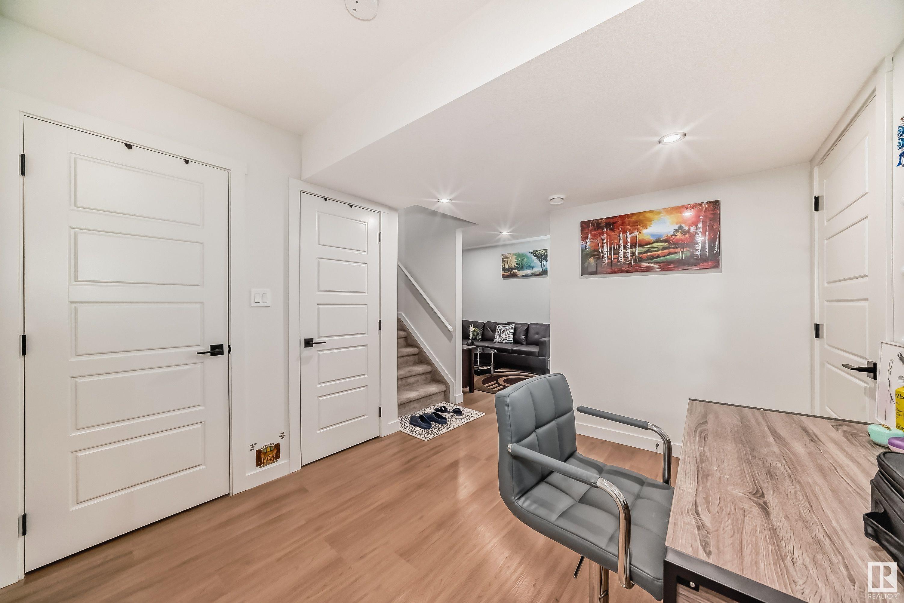      827 35 AV NW , Edmonton,  ,T6T 1A3 ;  Listing Number: MLS E4420642