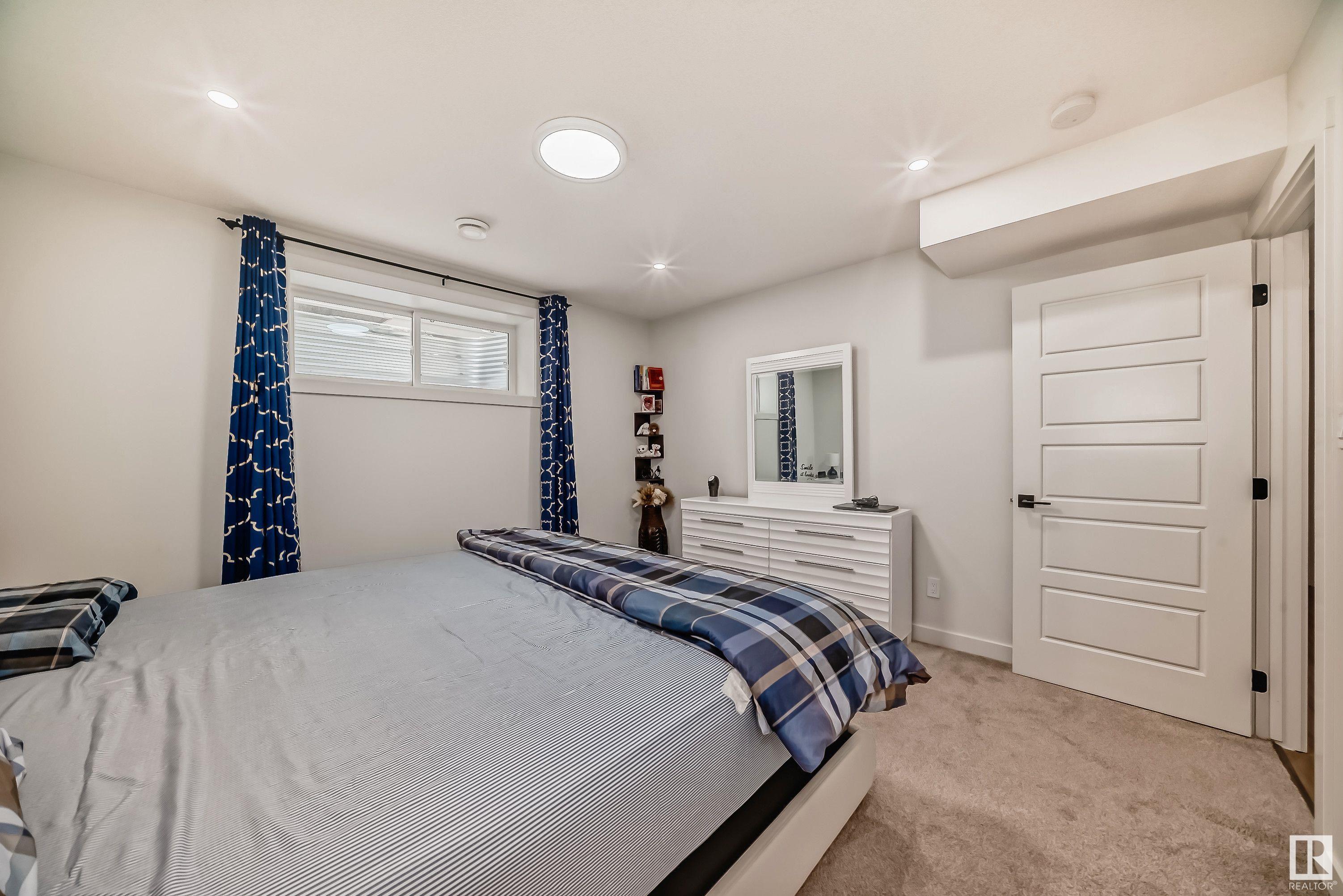      827 35 AV NW , Edmonton,  ,T6T 1A3 ;  Listing Number: MLS E4420642