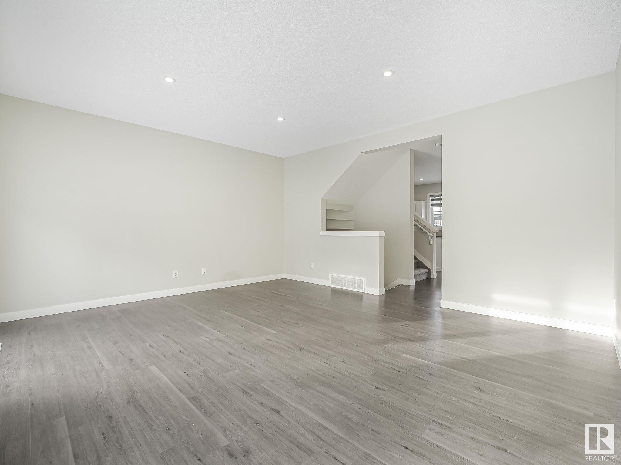      #31 1051 GRAYDON HILL BV SW , Edmonton,  ,T6W 3C8 ;  Listing Number: MLS E4420665
