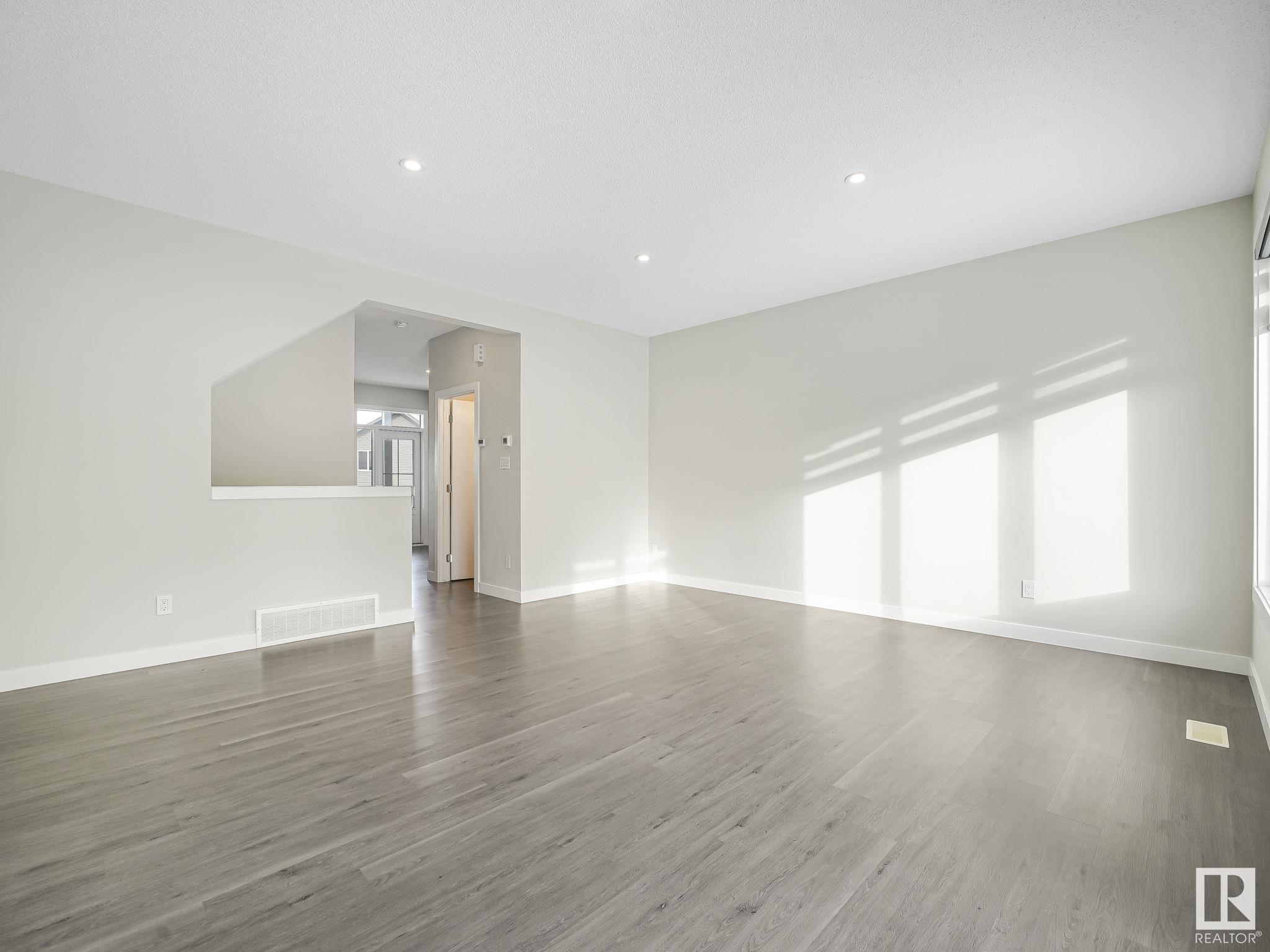      #31 1051 GRAYDON HILL BV SW , Edmonton,  ,T6W 3C8 ;  Listing Number: MLS E4420665