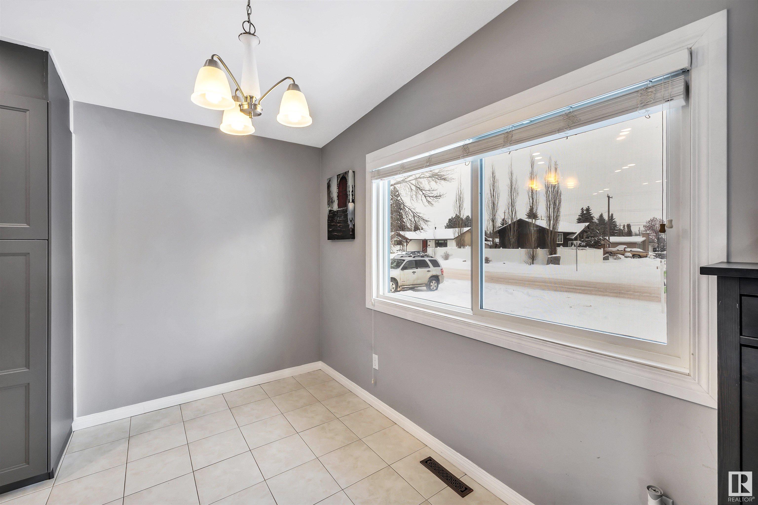      6824 94B AV NW , Edmonton,  ,T6B 0Z7 ;  Listing Number: MLS E4420670