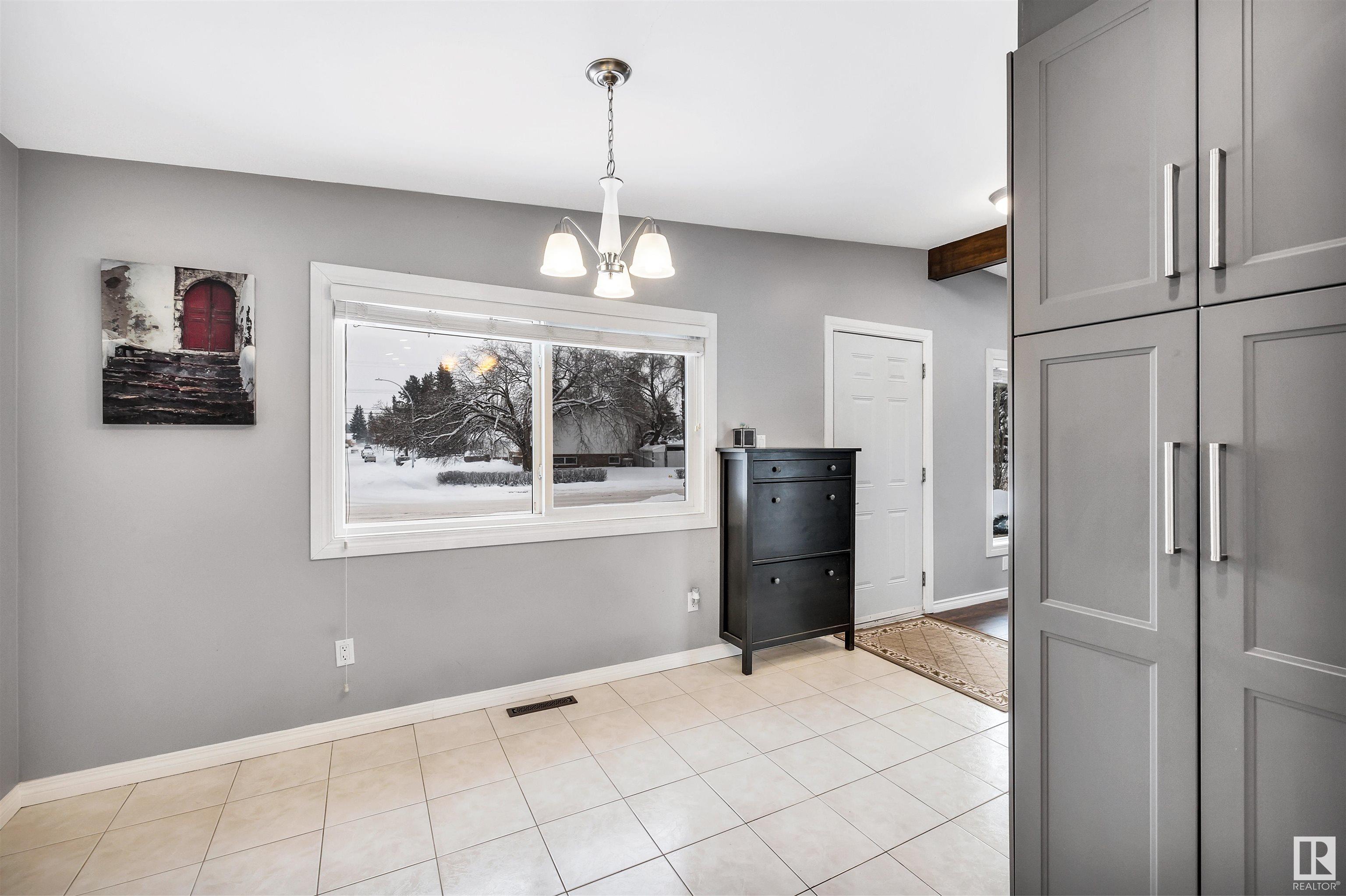     6824 94B AV NW , Edmonton,  ,T6B 0Z7 ;  Listing Number: MLS E4420670
