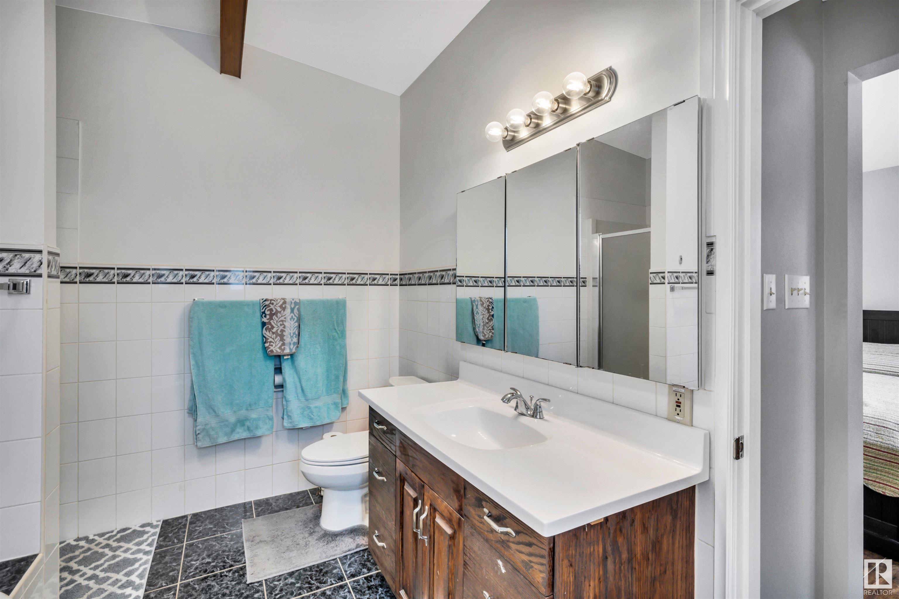      6824 94B AV NW , Edmonton,  ,T6B 0Z7 ;  Listing Number: MLS E4420670