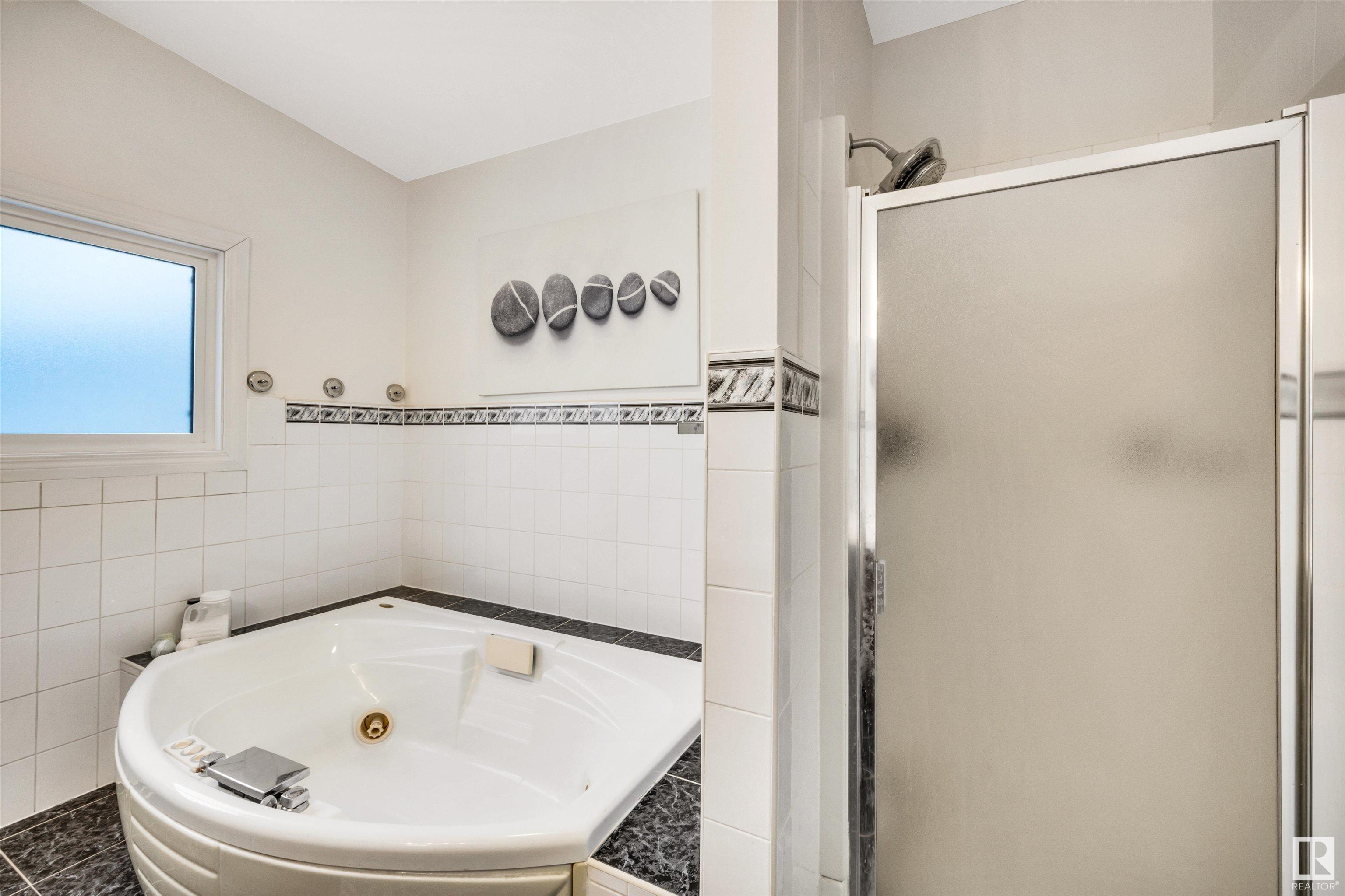      6824 94B AV NW , Edmonton,  ,T6B 0Z7 ;  Listing Number: MLS E4420670