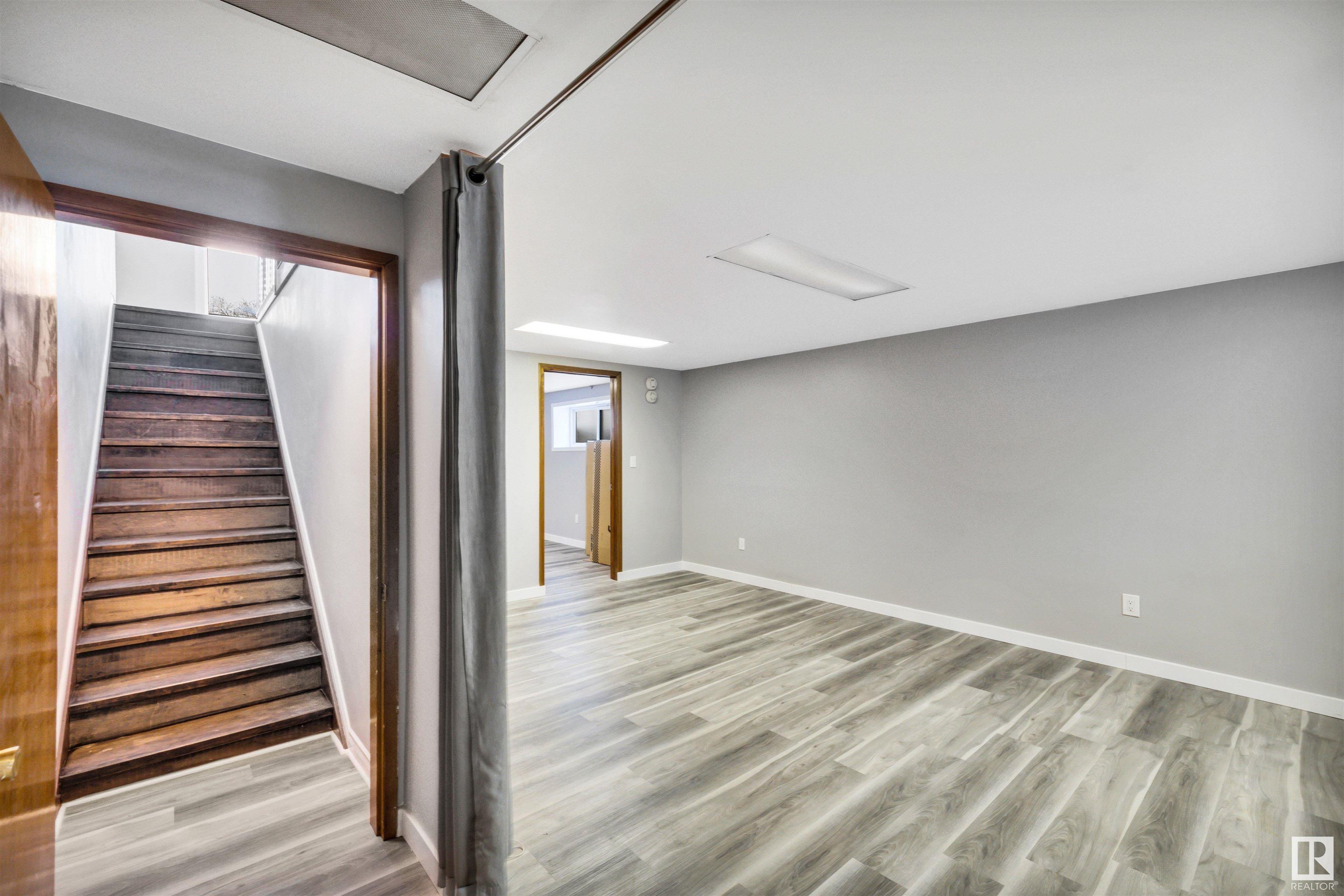      6824 94B AV NW , Edmonton,  ,T6B 0Z7 ;  Listing Number: MLS E4420670