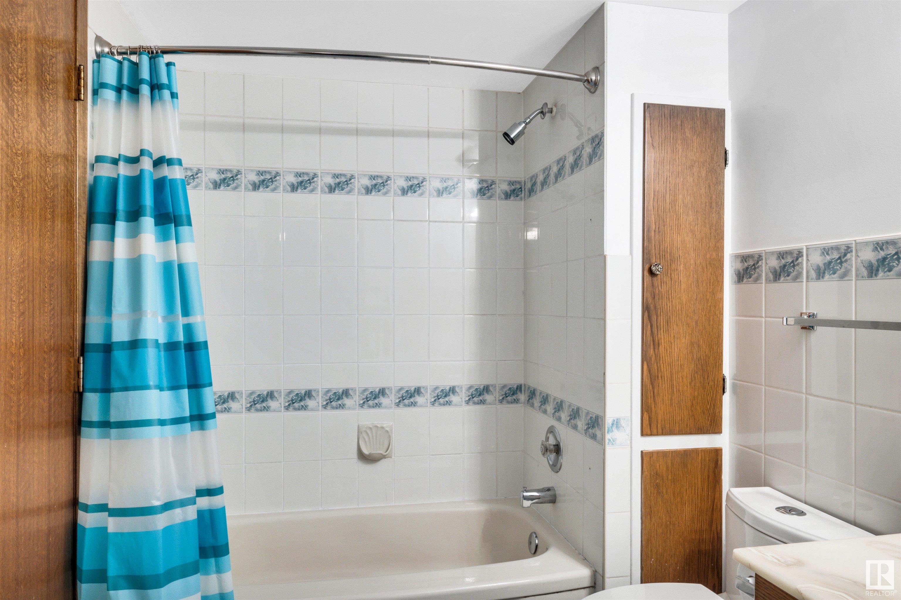      6824 94B AV NW , Edmonton,  ,T6B 0Z7 ;  Listing Number: MLS E4420670