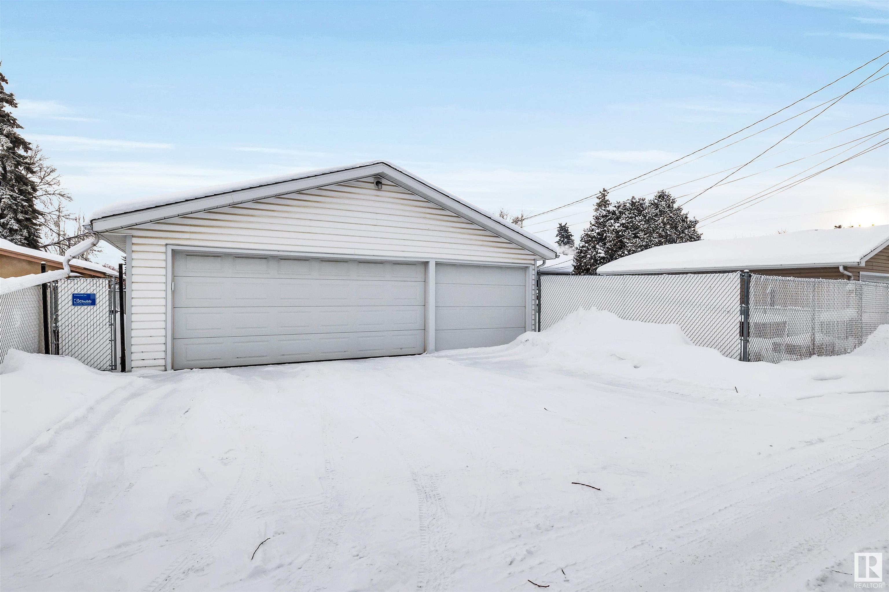      6824 94B AV NW , Edmonton,  ,T6B 0Z7 ;  Listing Number: MLS E4420670