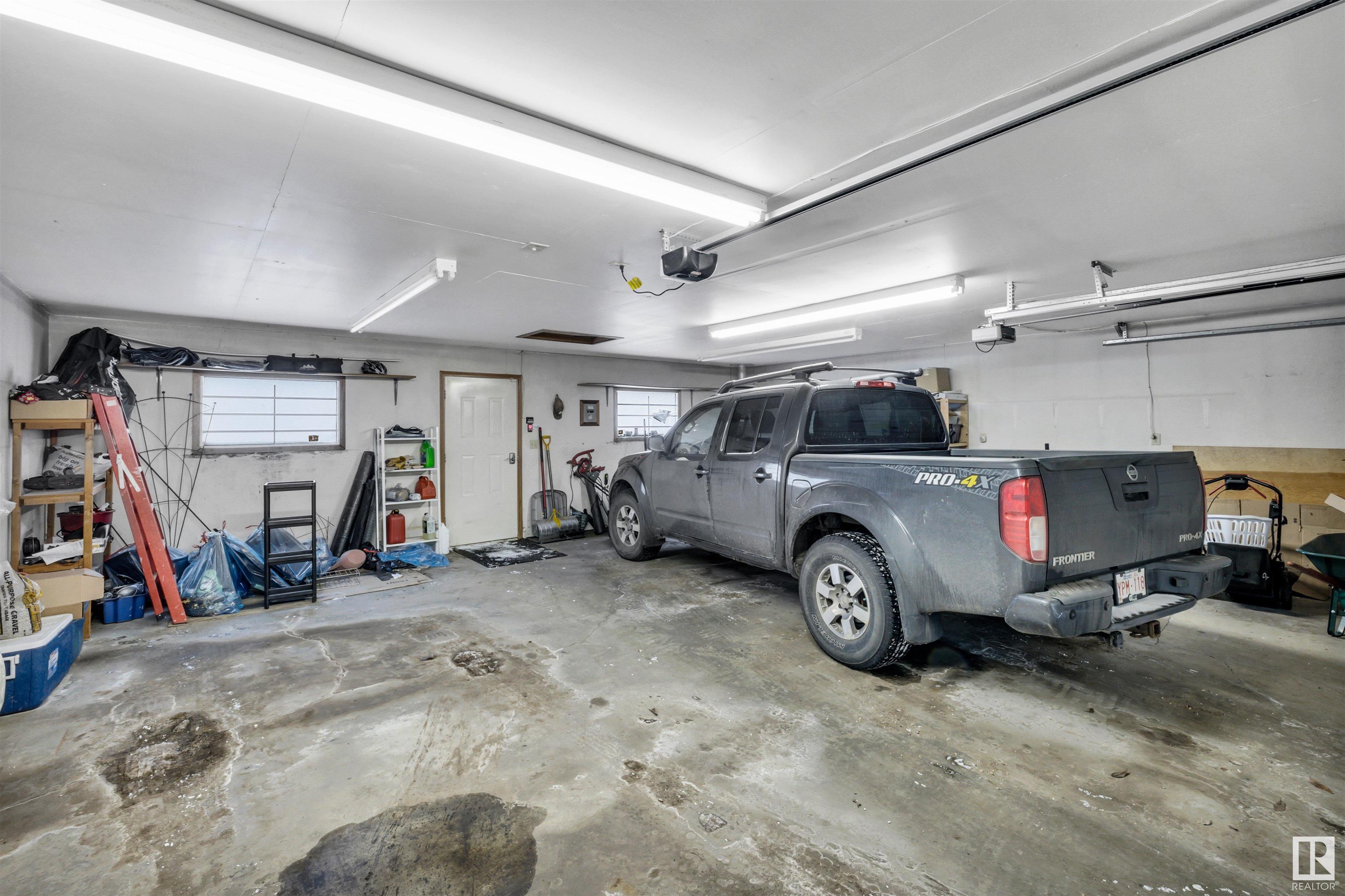      6824 94B AV NW , Edmonton,  ,T6B 0Z7 ;  Listing Number: MLS E4420670