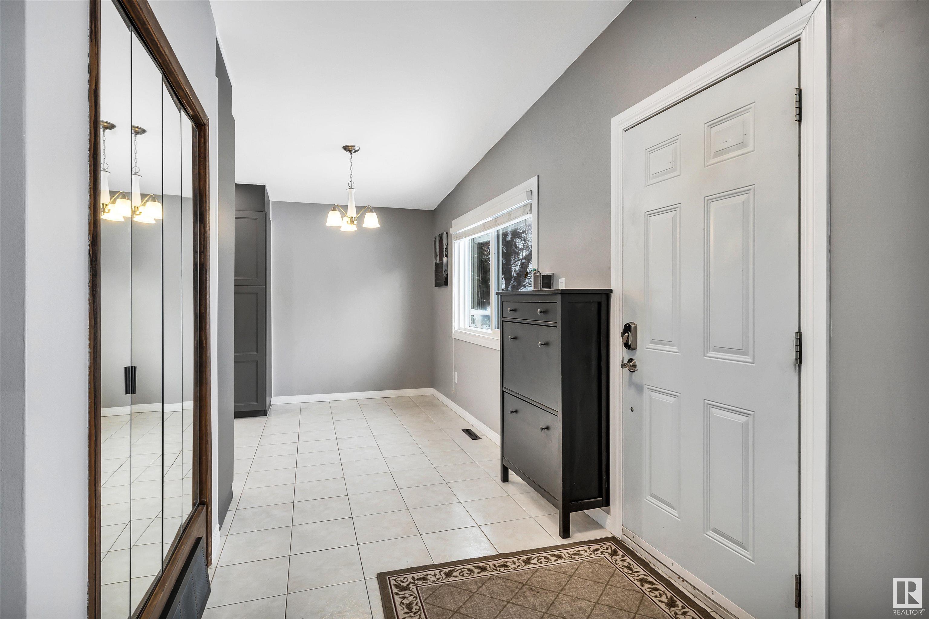      6824 94B AV NW , Edmonton,  ,T6B 0Z7 ;  Listing Number: MLS E4420670