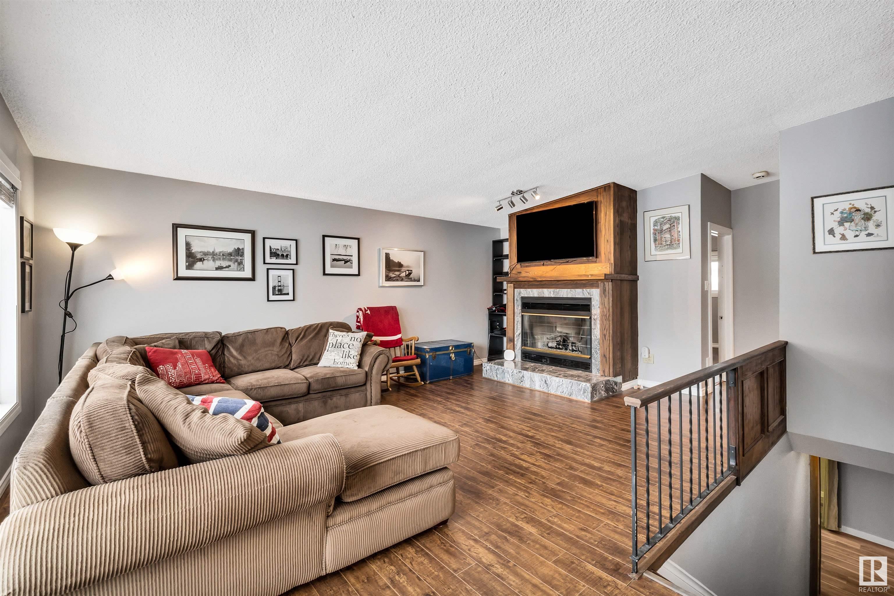      6824 94B AV NW , Edmonton,  ,T6B 0Z7 ;  Listing Number: MLS E4420670