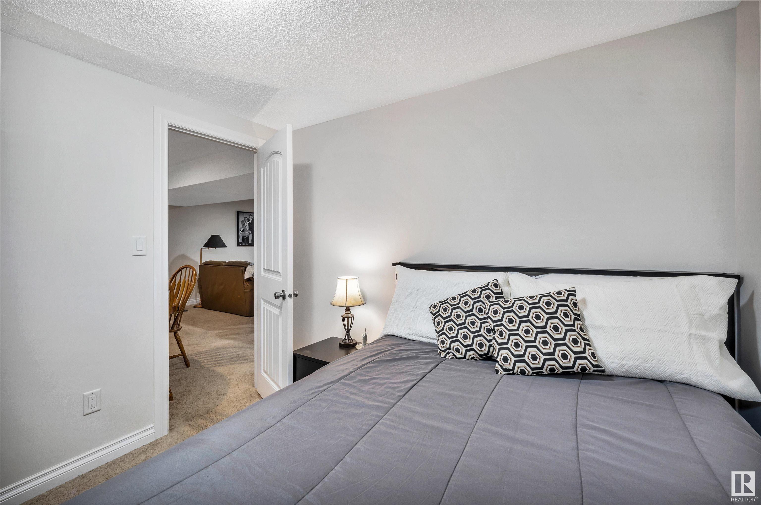      3233 130A AV NW , Edmonton,  ,T5A 3B6 ;  Listing Number: MLS E4420671