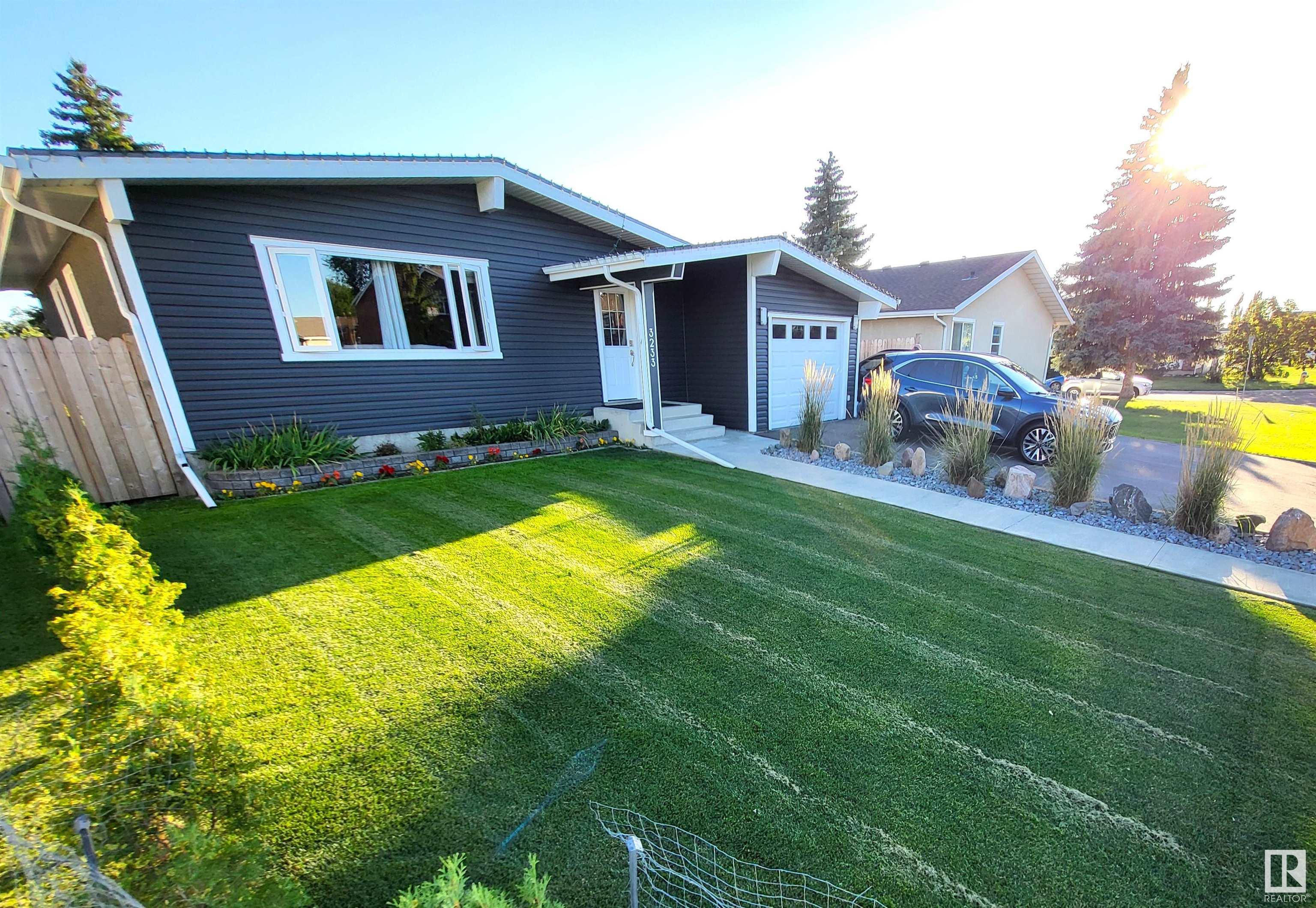      3233 130A AV NW , Edmonton,  ,T5A 3B6 ;  Listing Number: MLS E4420671