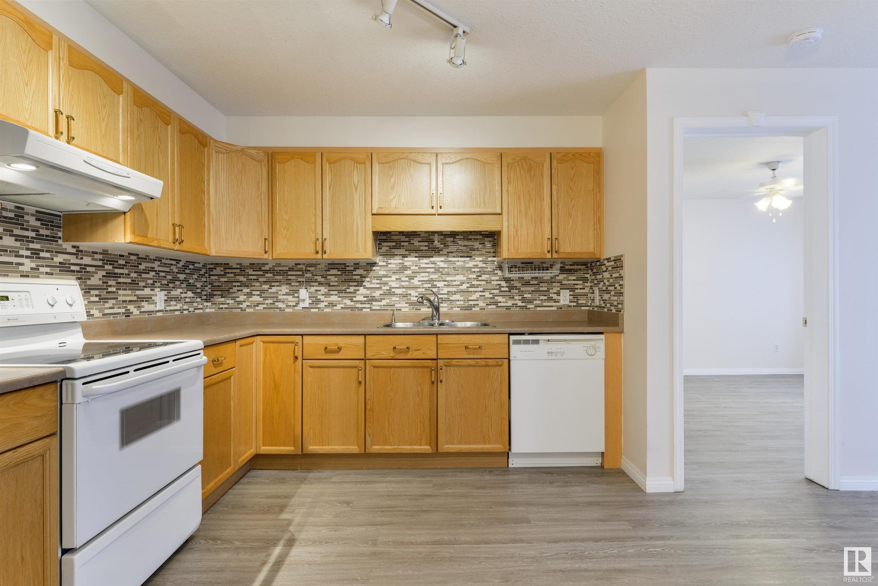      #414 4700 43 AV , Stony Plain,  ,T7Z 2S6 ;  Listing Number: MLS E4420672