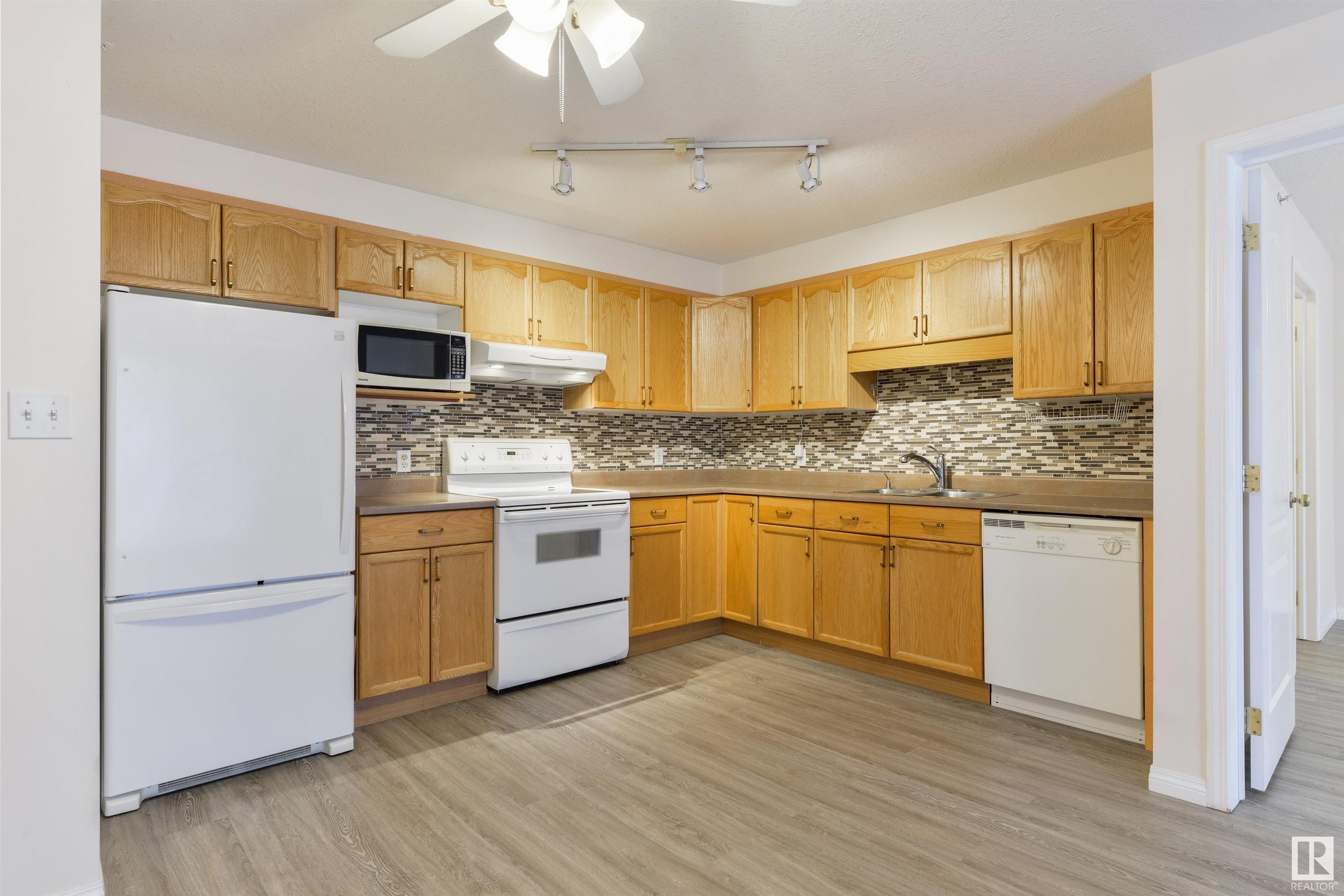      #414 4700 43 AV , Stony Plain,  ,T7Z 2S6 ;  Listing Number: MLS E4420672