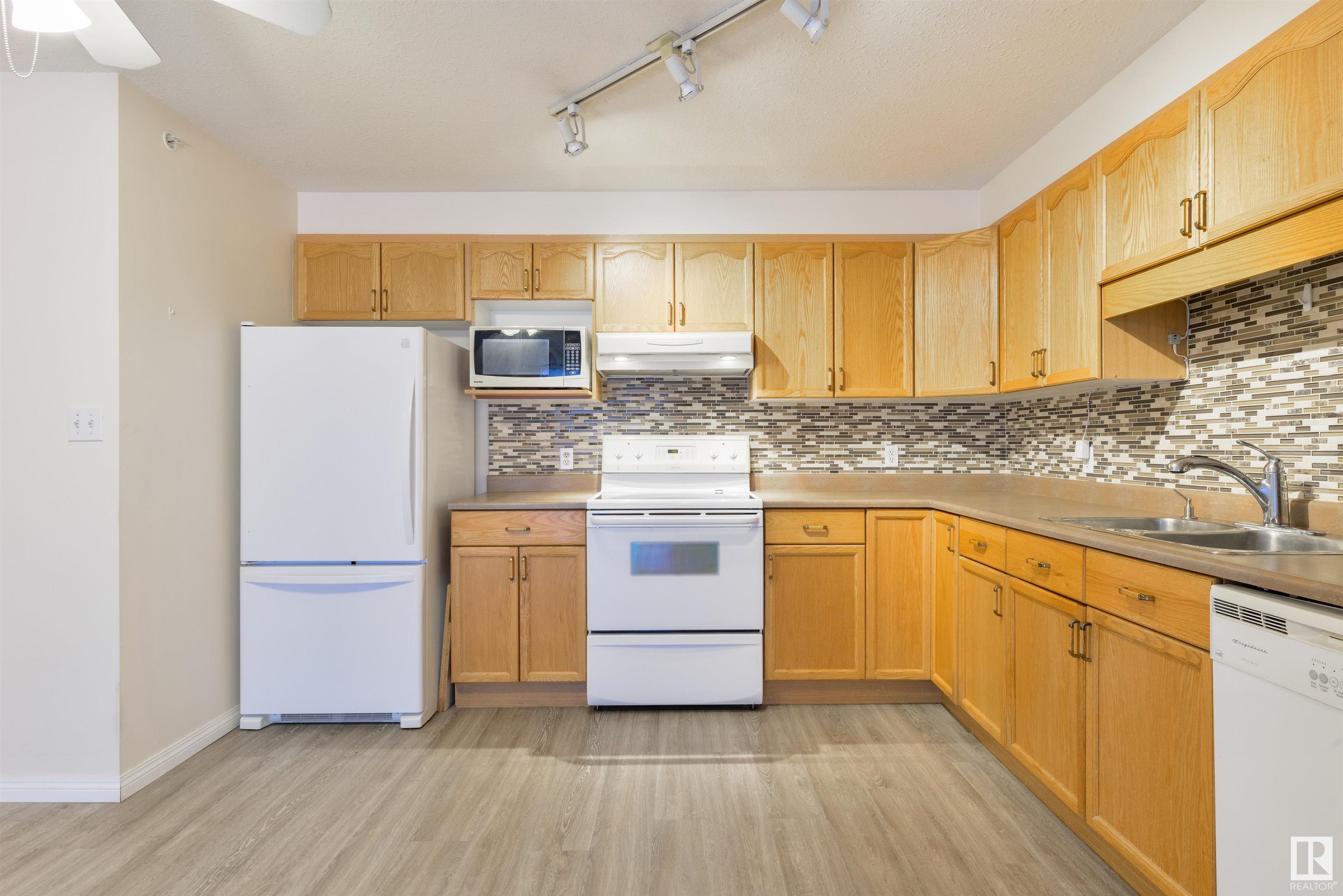      #414 4700 43 AV , Stony Plain,  ,T7Z 2S6 ;  Listing Number: MLS E4420672
