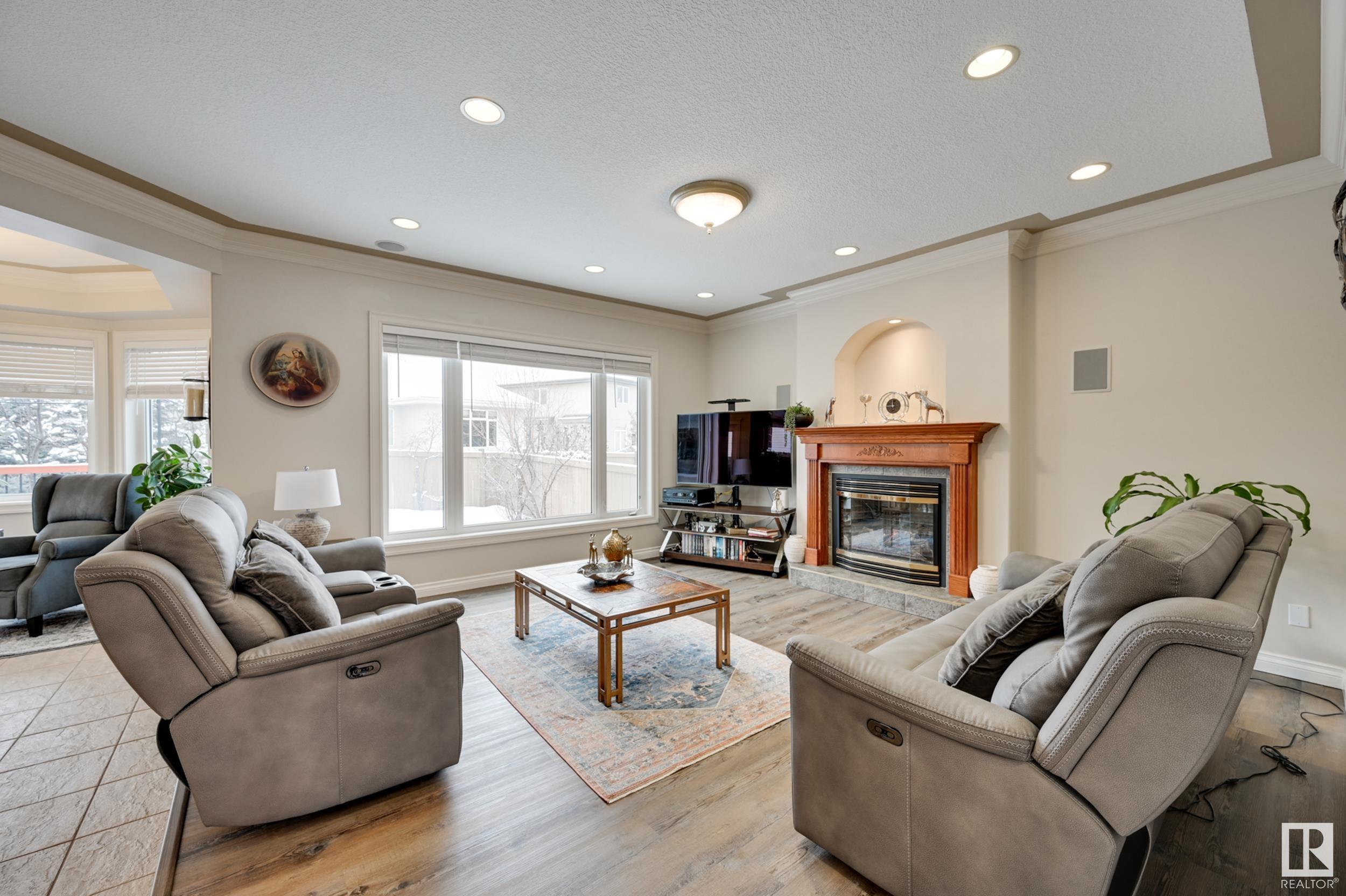      946 HOLLINGSWORTH BN NW , Edmonton,  ,T6R 3G8 ;  Listing Number: MLS E4420679