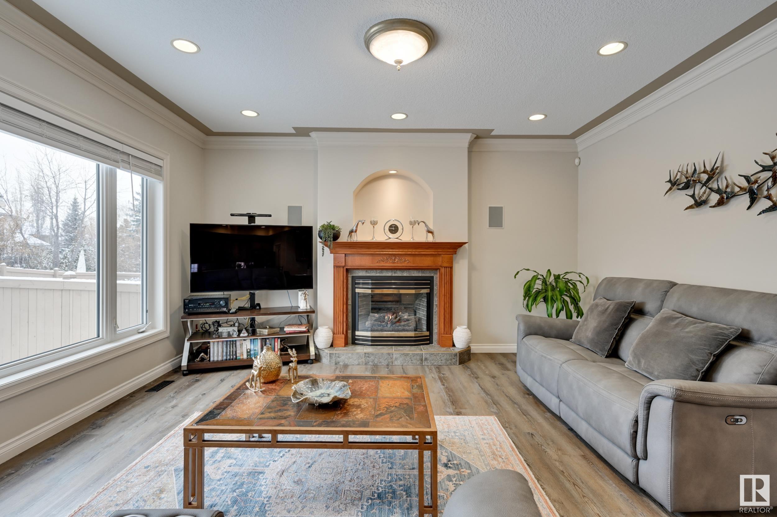      946 HOLLINGSWORTH BN NW , Edmonton,  ,T6R 3G8 ;  Listing Number: MLS E4420679