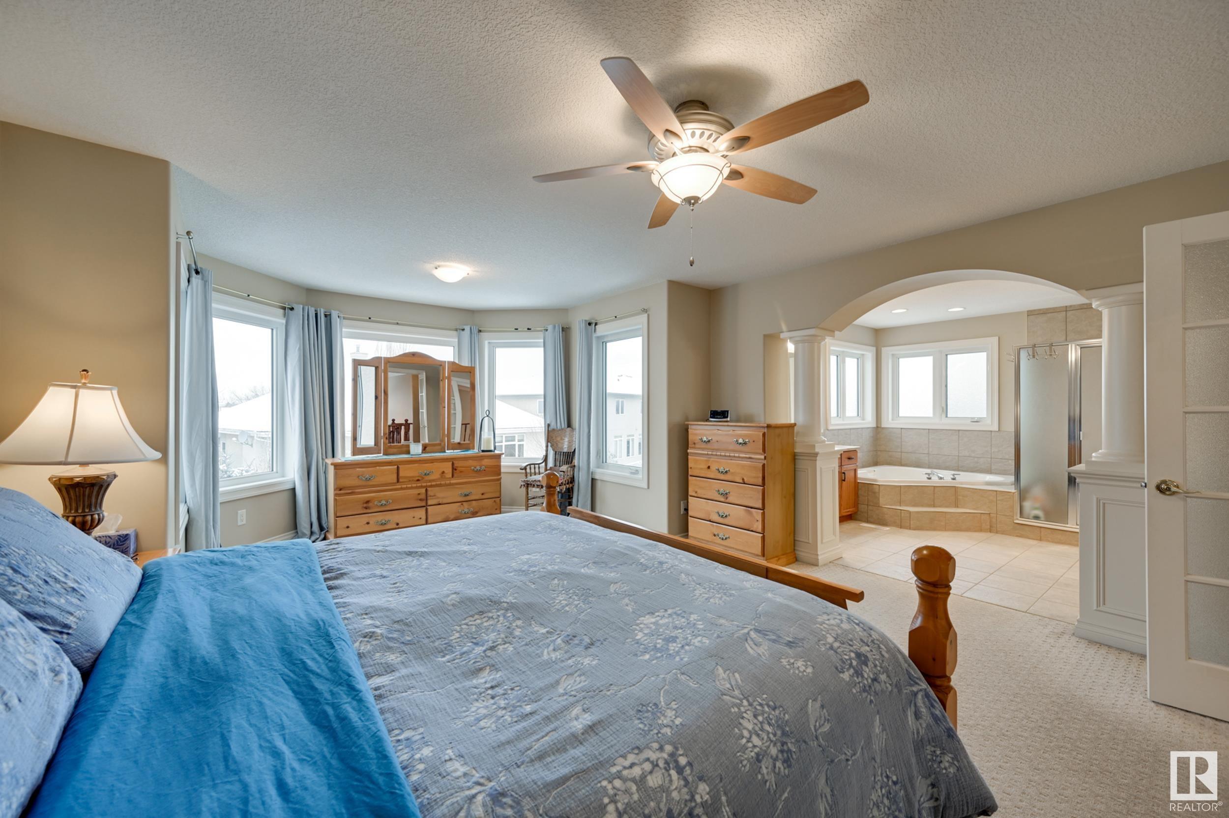      946 HOLLINGSWORTH BN NW , Edmonton,  ,T6R 3G8 ;  Listing Number: MLS E4420679