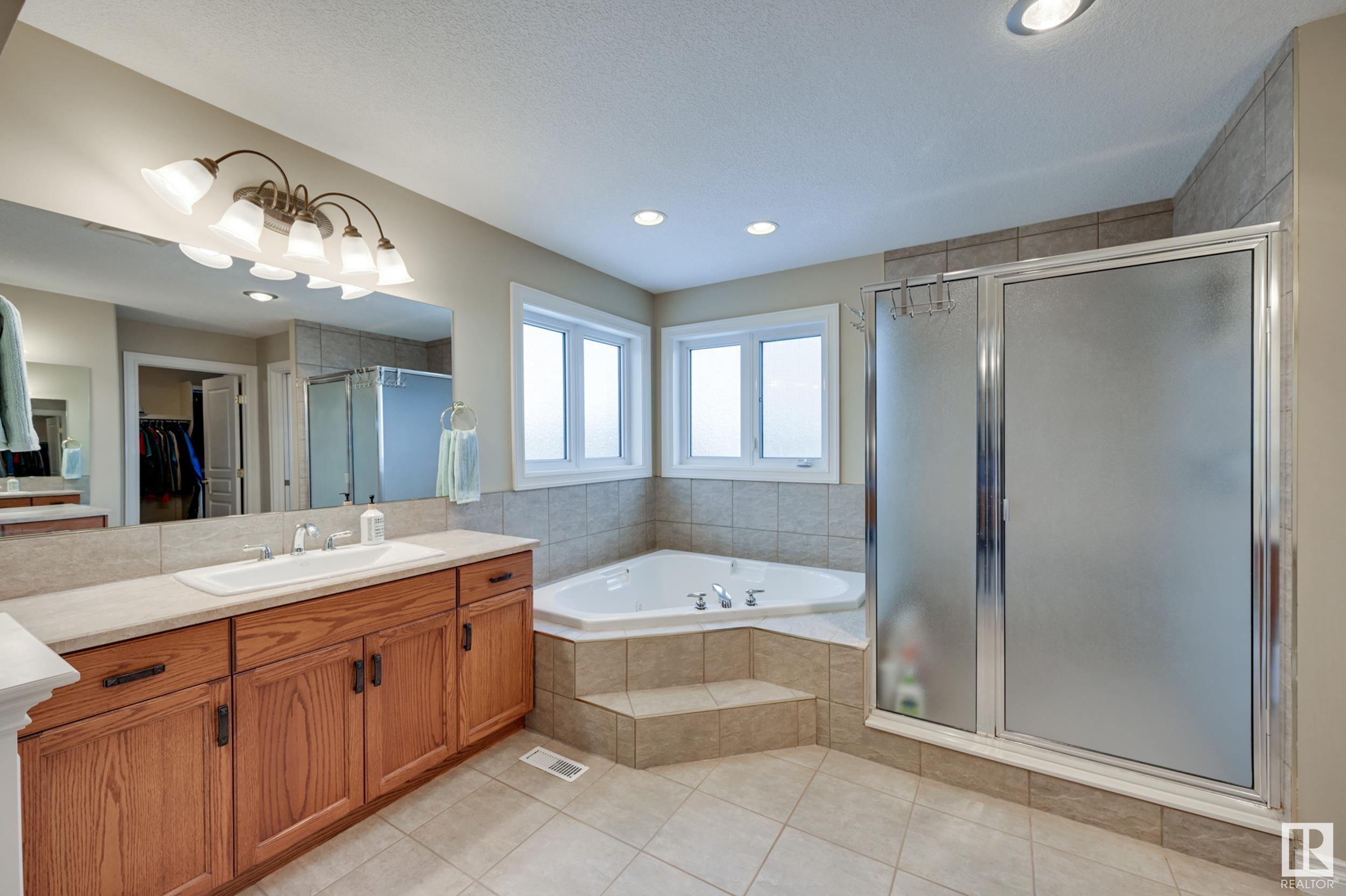      946 HOLLINGSWORTH BN NW , Edmonton,  ,T6R 3G8 ;  Listing Number: MLS E4420679