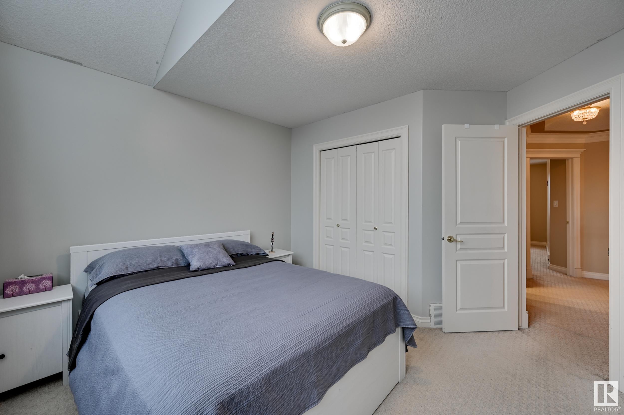      946 HOLLINGSWORTH BN NW , Edmonton,  ,T6R 3G8 ;  Listing Number: MLS E4420679