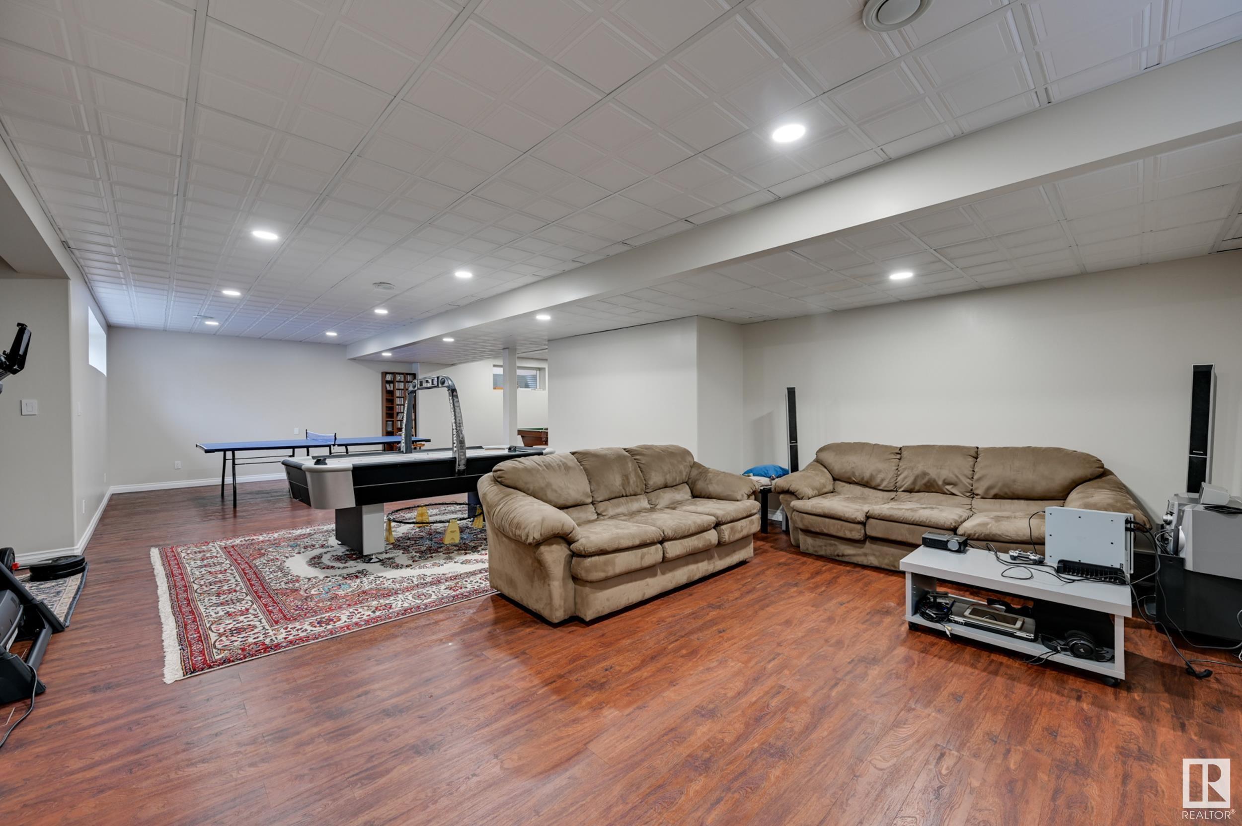      946 HOLLINGSWORTH BN NW , Edmonton,  ,T6R 3G8 ;  Listing Number: MLS E4420679