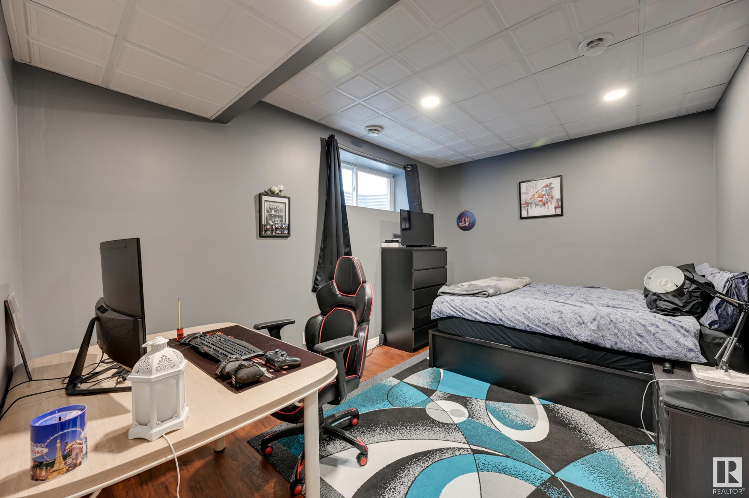      946 HOLLINGSWORTH BN NW , Edmonton,  ,T6R 3G8 ;  Listing Number: MLS E4420679