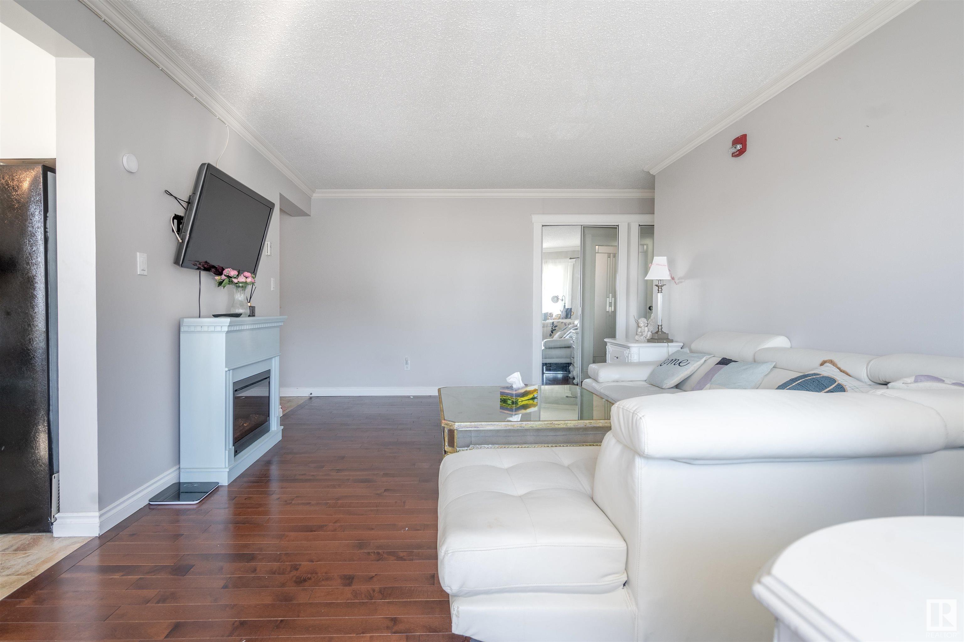      #404 10625 83 AV NW , Edmonton,  ,T6E 2E3 ;  Listing Number: MLS E4420693